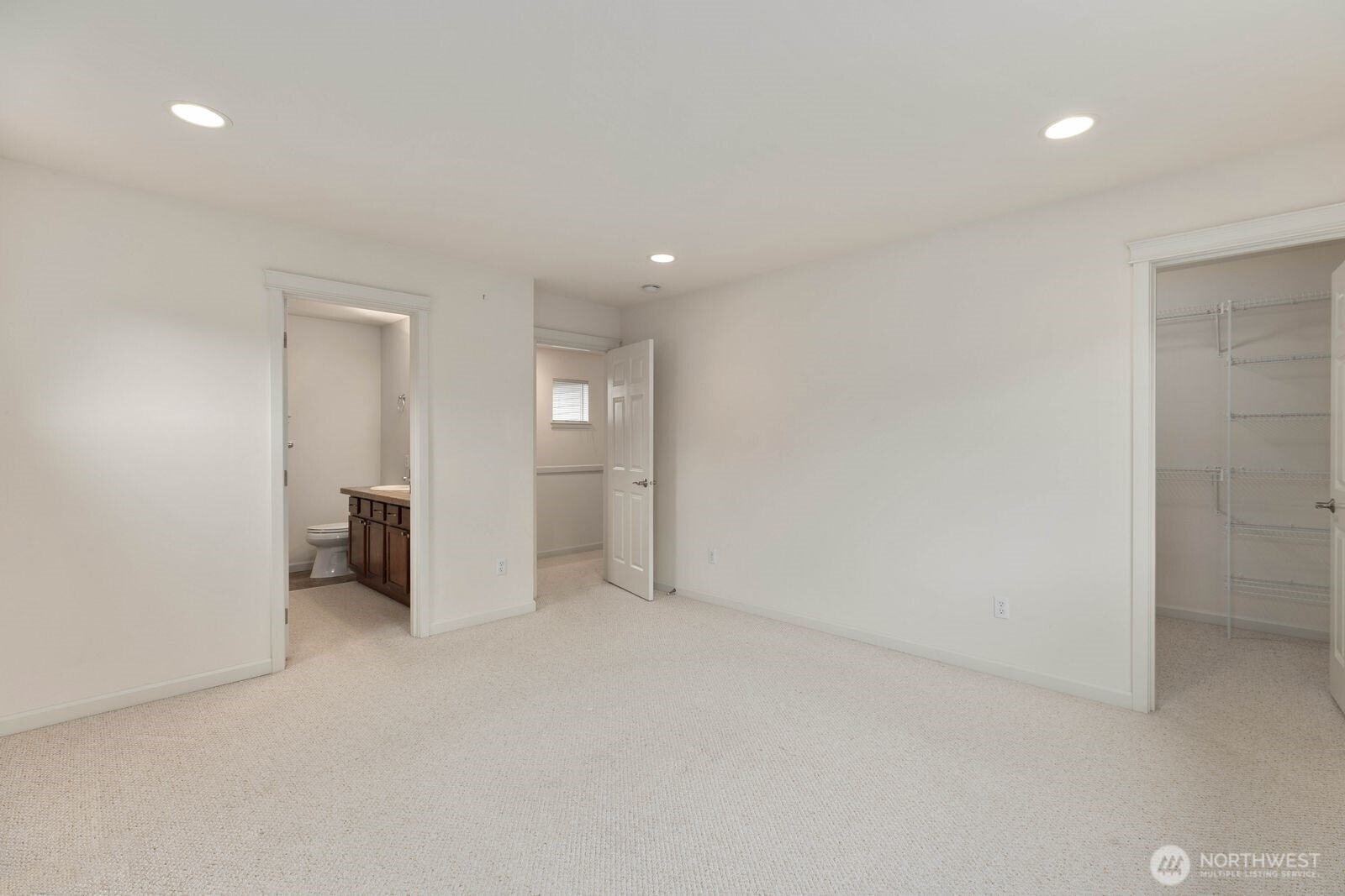 207 Edmonds Place NE, Renton, WA 98056-5816