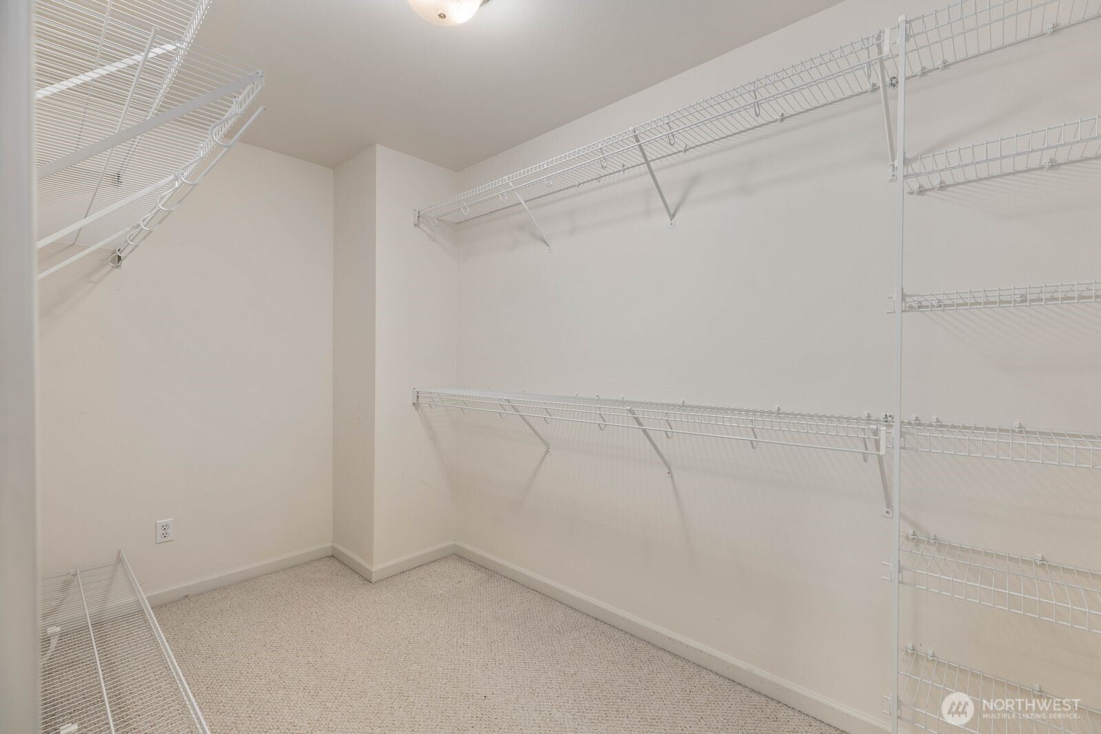 207 Edmonds Place NE, Renton, WA 98056-5816