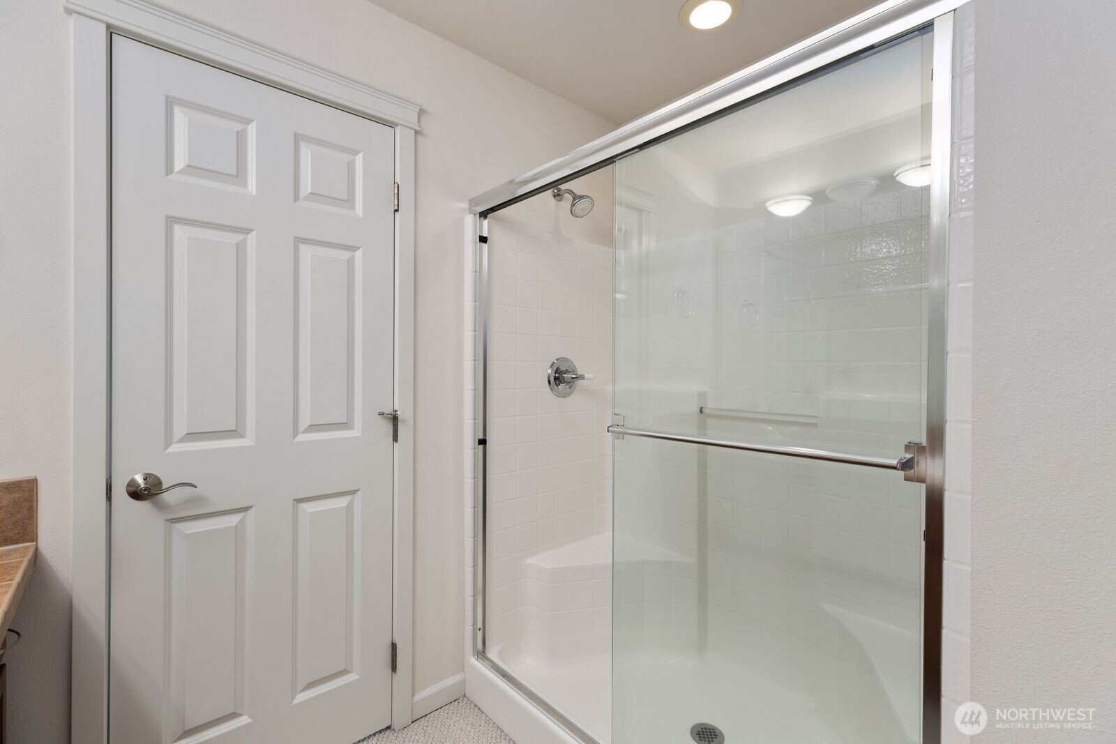 207 Edmonds Place NE, Renton, WA 98056-5816