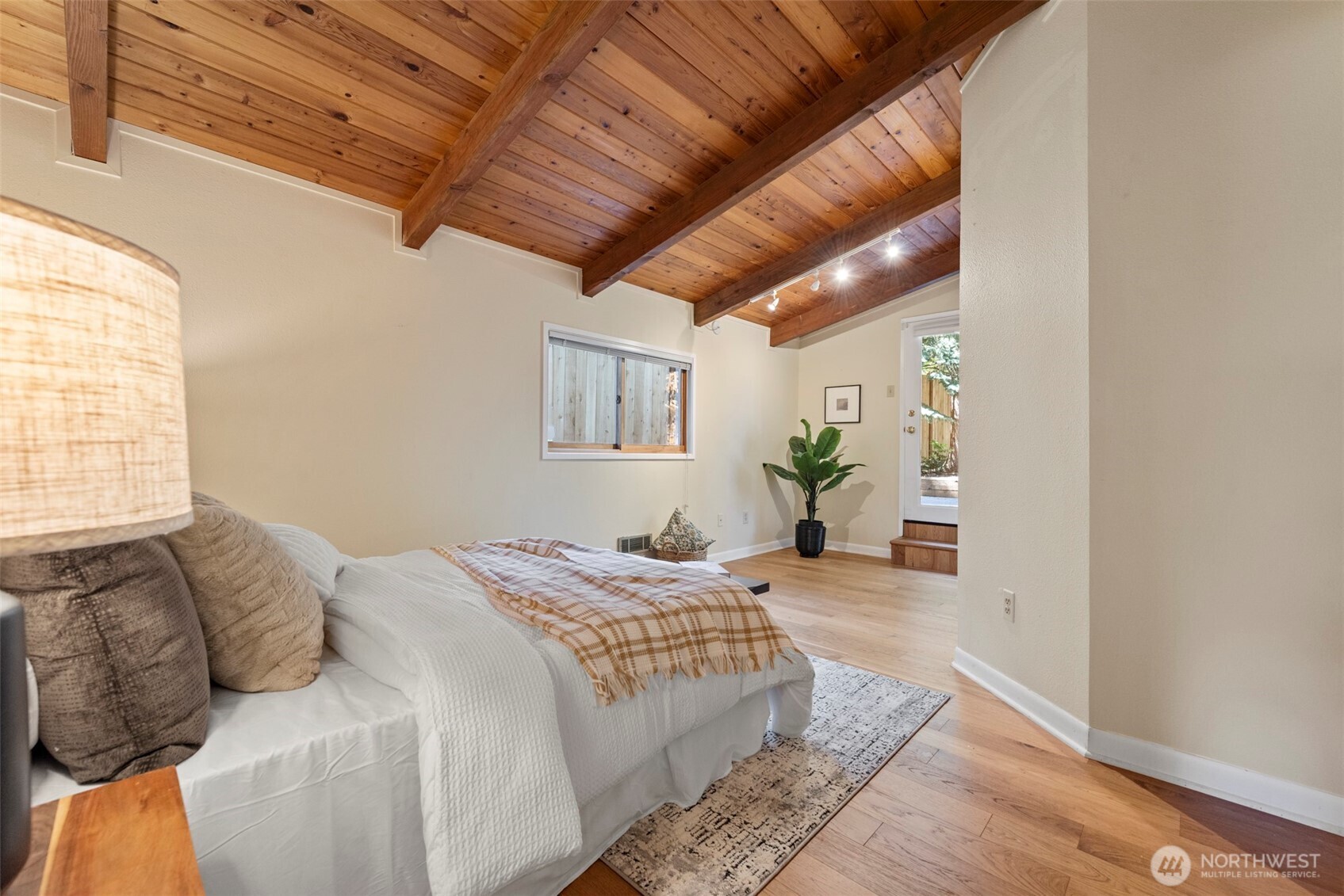 510 N 138th Street , Seattle, WA 98133