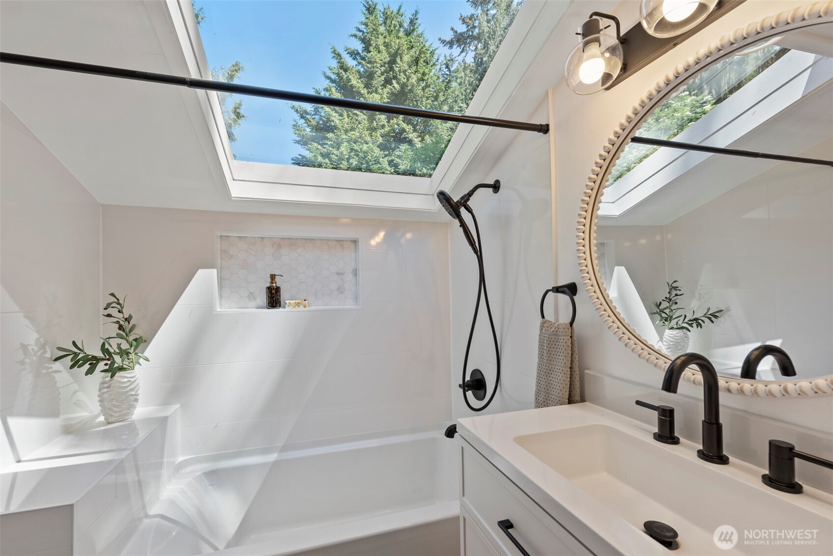 510 N 138th Street , Seattle, WA 98133