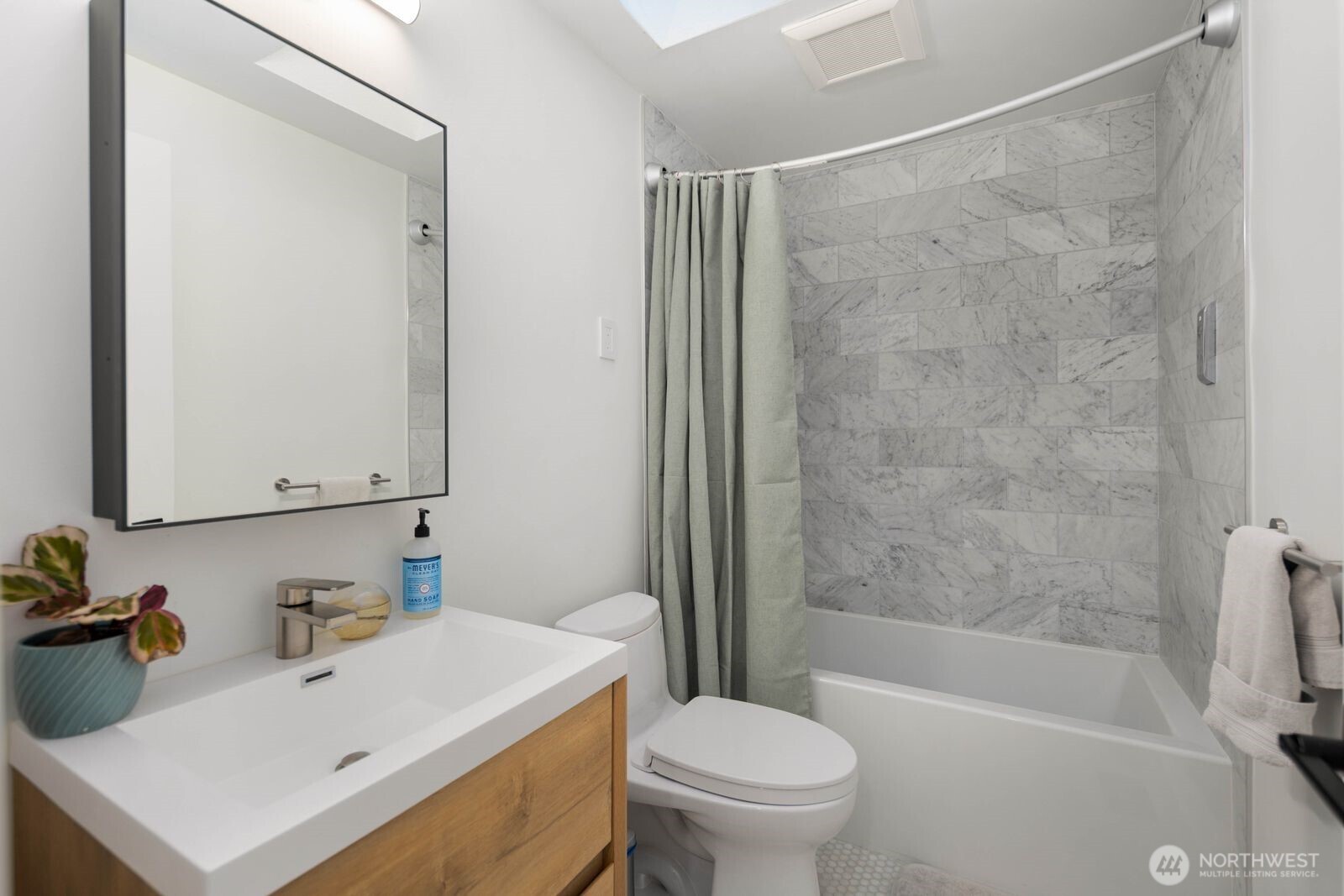 3402 196th Avenue Ct E, Lake Tapps, WA 98391
