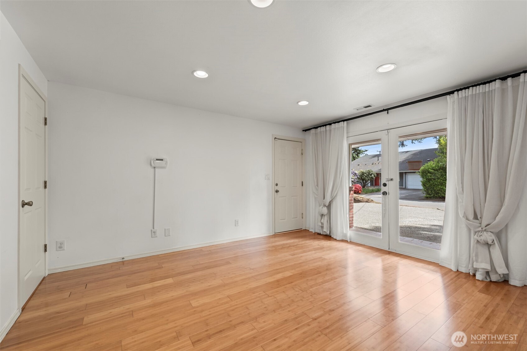 16608 NE 9th Street , Bellevue, WA 98008