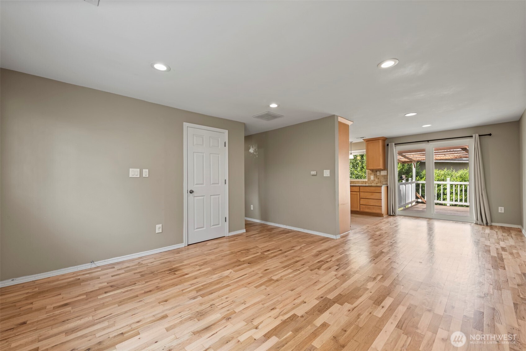 16608 NE 9th Street , Bellevue, WA 98008