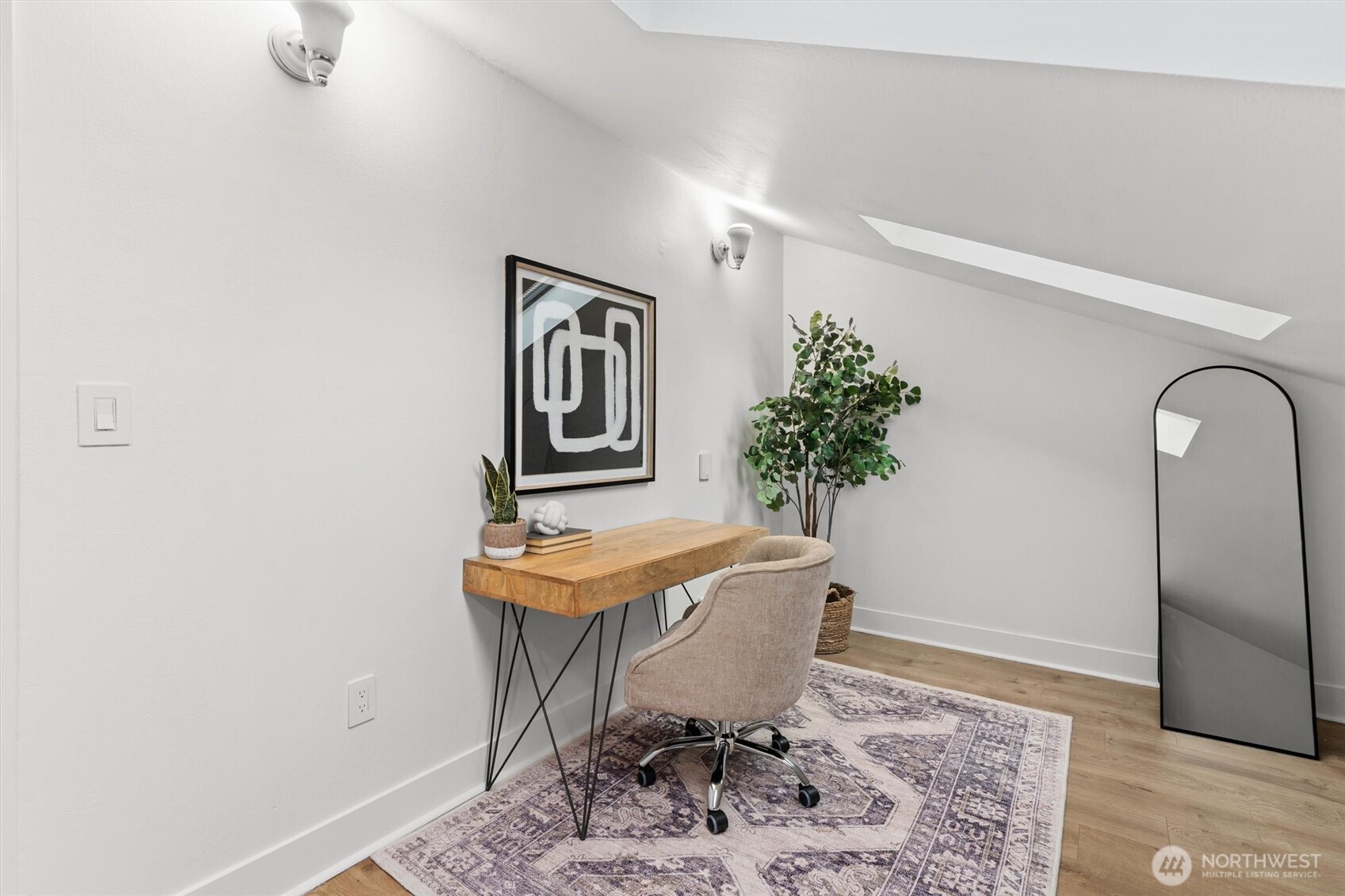 4 Lake Bellevue Dr #206, Bellevue, WA 98005