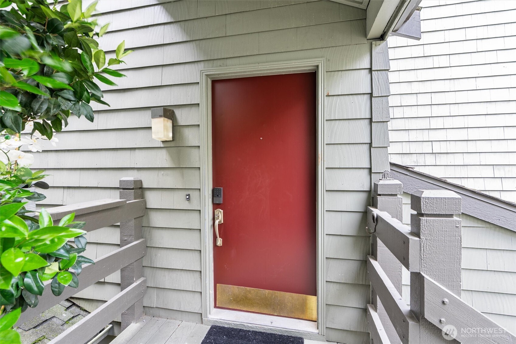 4 Lake Bellevue Dr #206, Bellevue, WA 98005