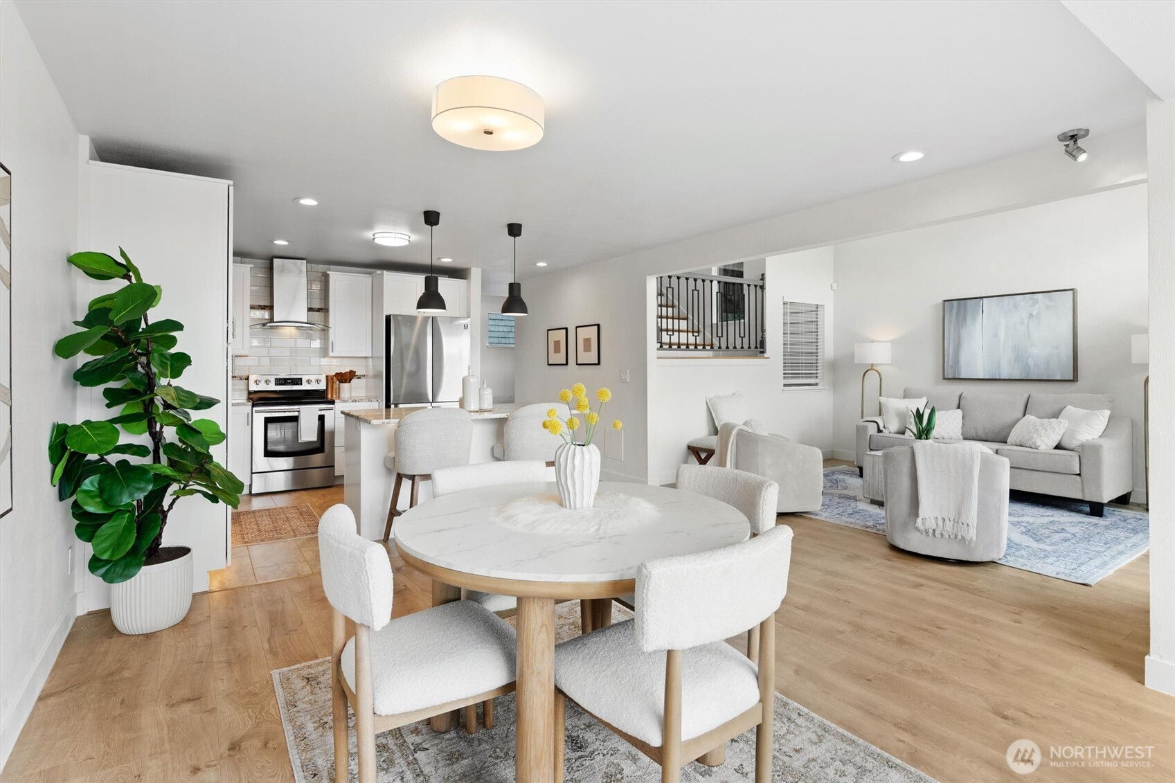 4 Lake Bellevue Dr #206, Bellevue, WA 98005