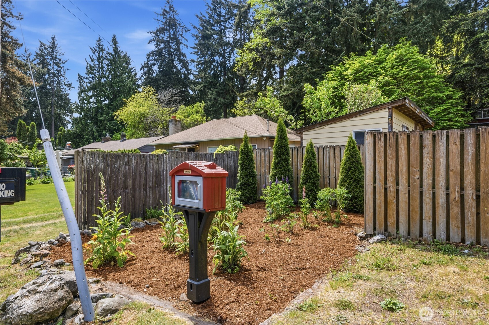 15749 Wallingford Avenue N, Shoreline, WA 98133