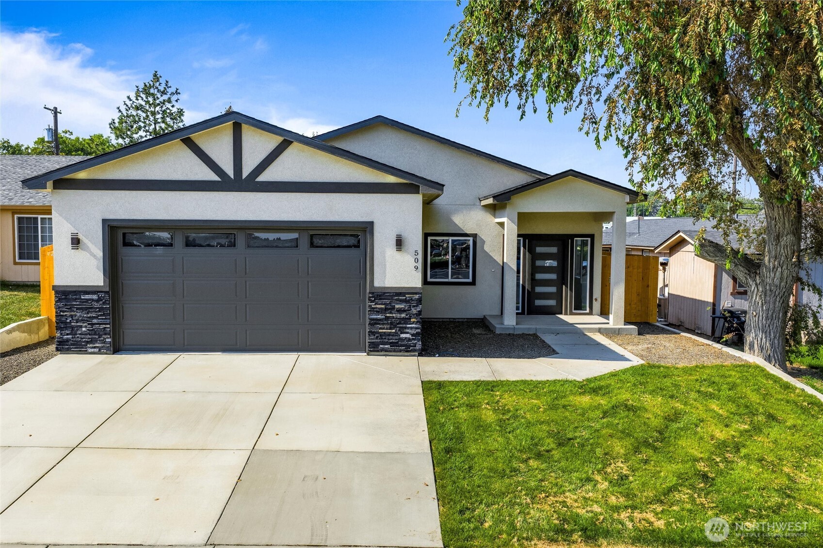 509 S Main Street , Warden, WA 98857
