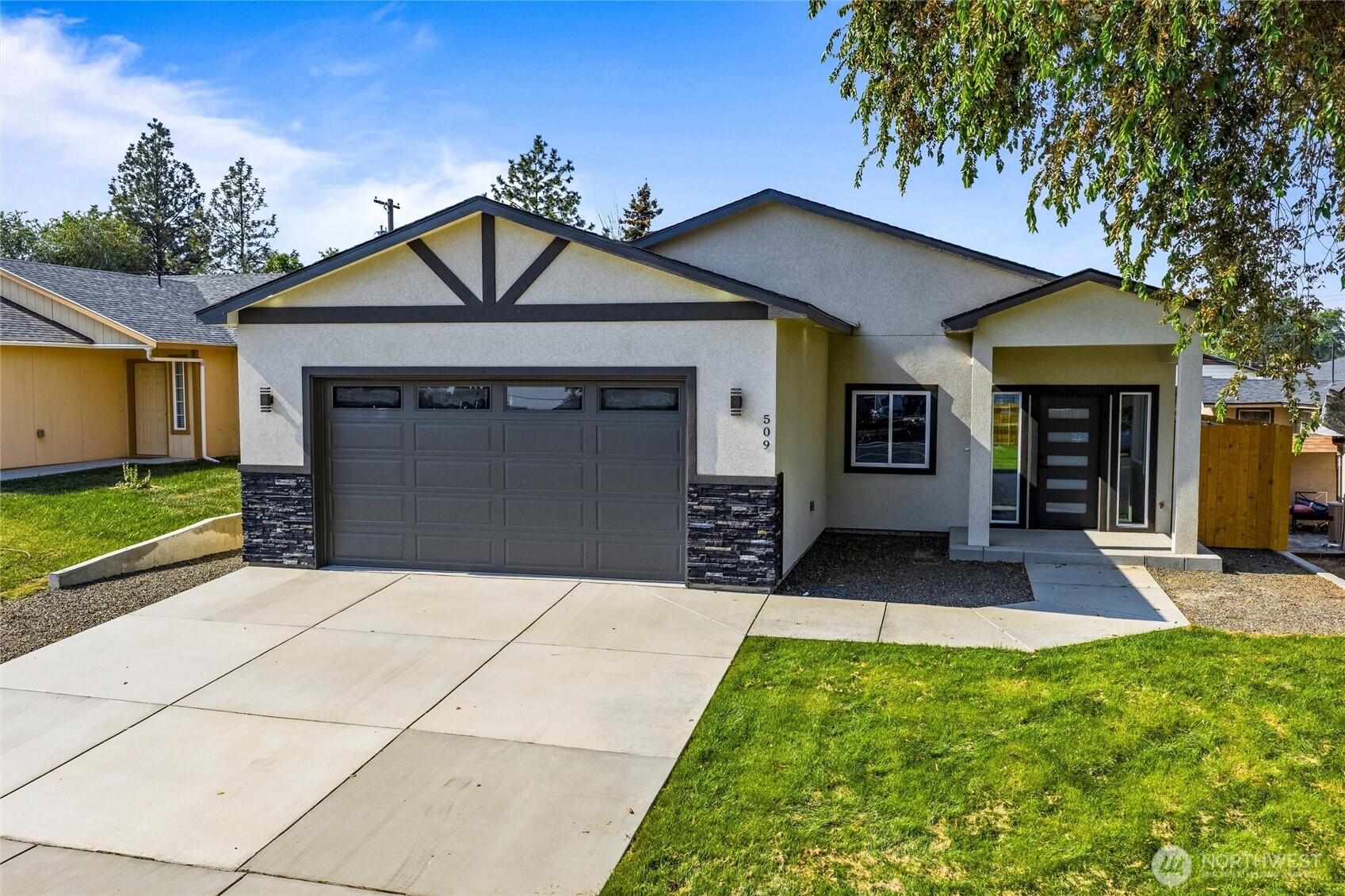 509 S Main Street , Warden, WA 98857
