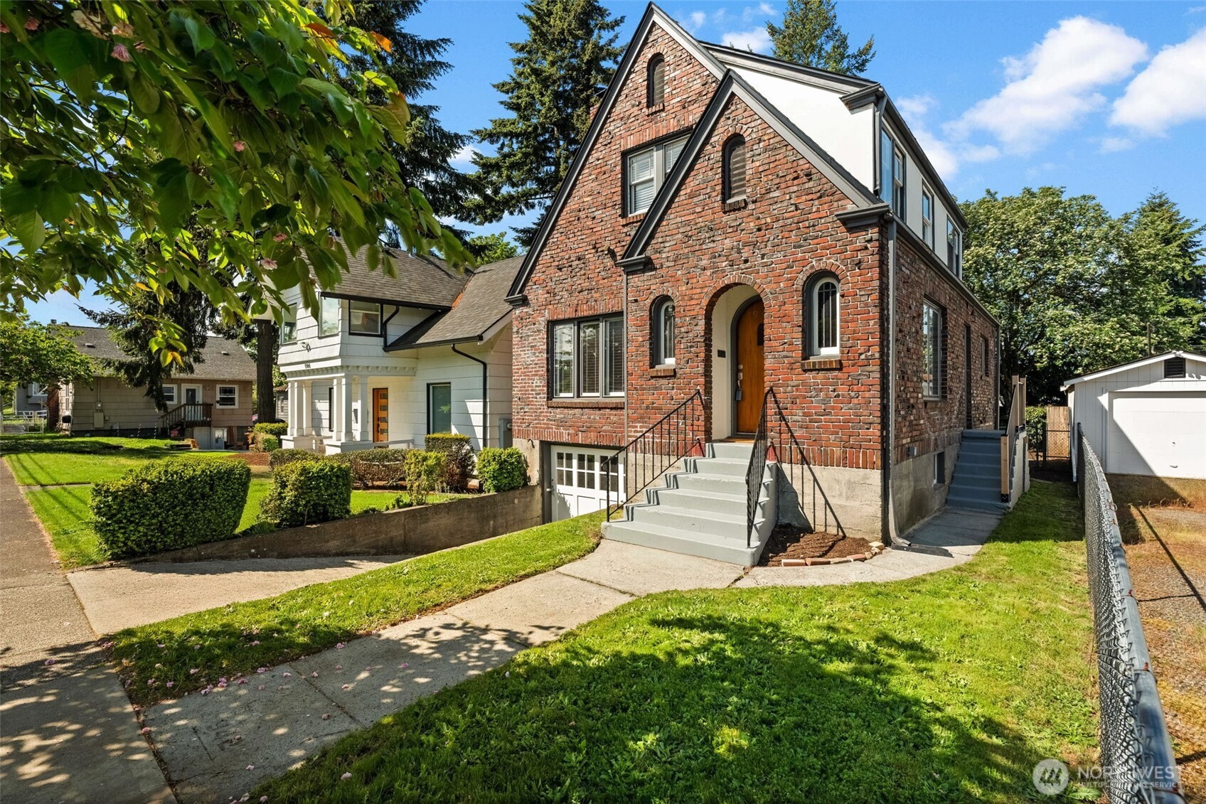 942 S Ridgewood Avenue , Tacoma, WA 98405