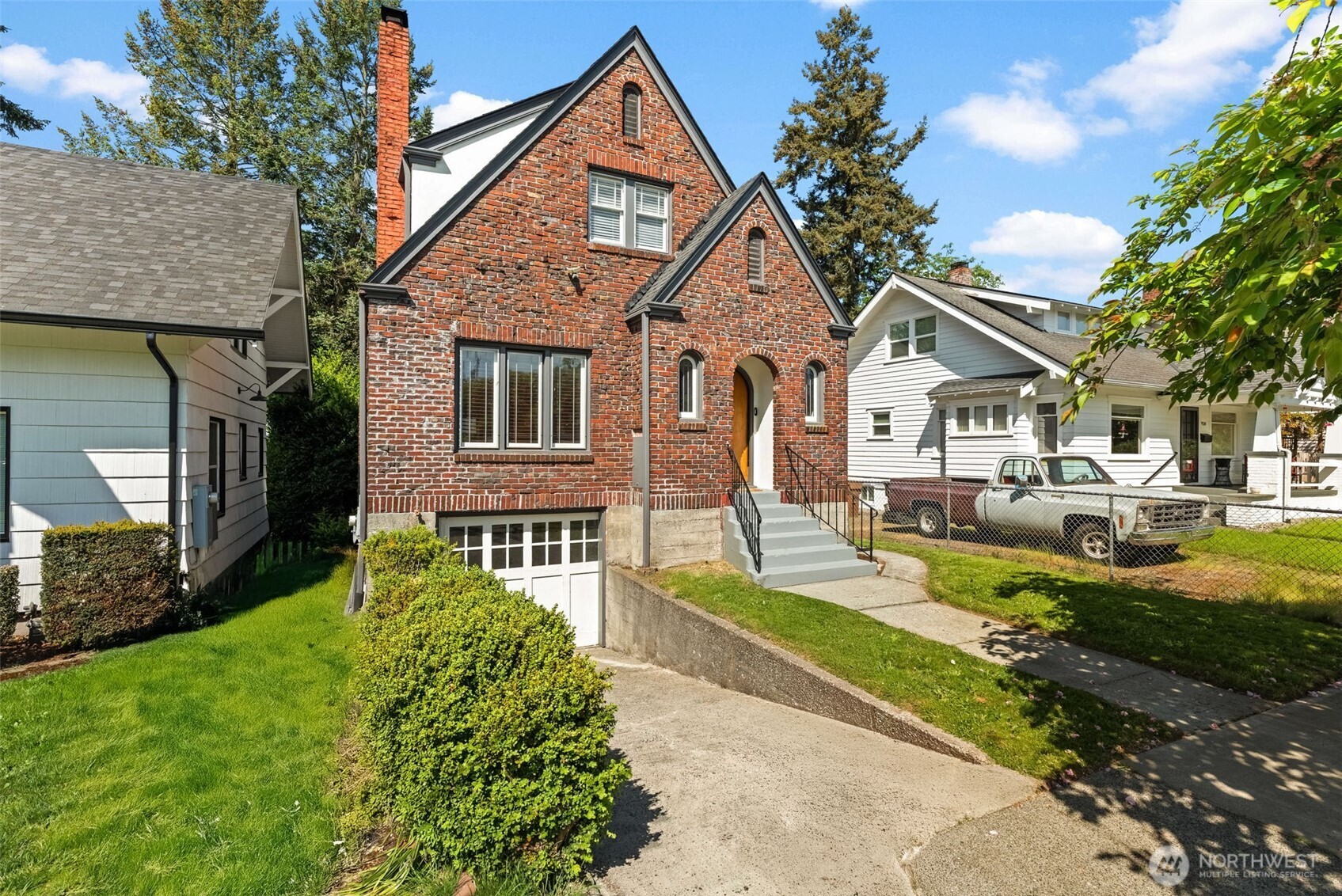942 S Ridgewood Avenue , Tacoma, WA 98405