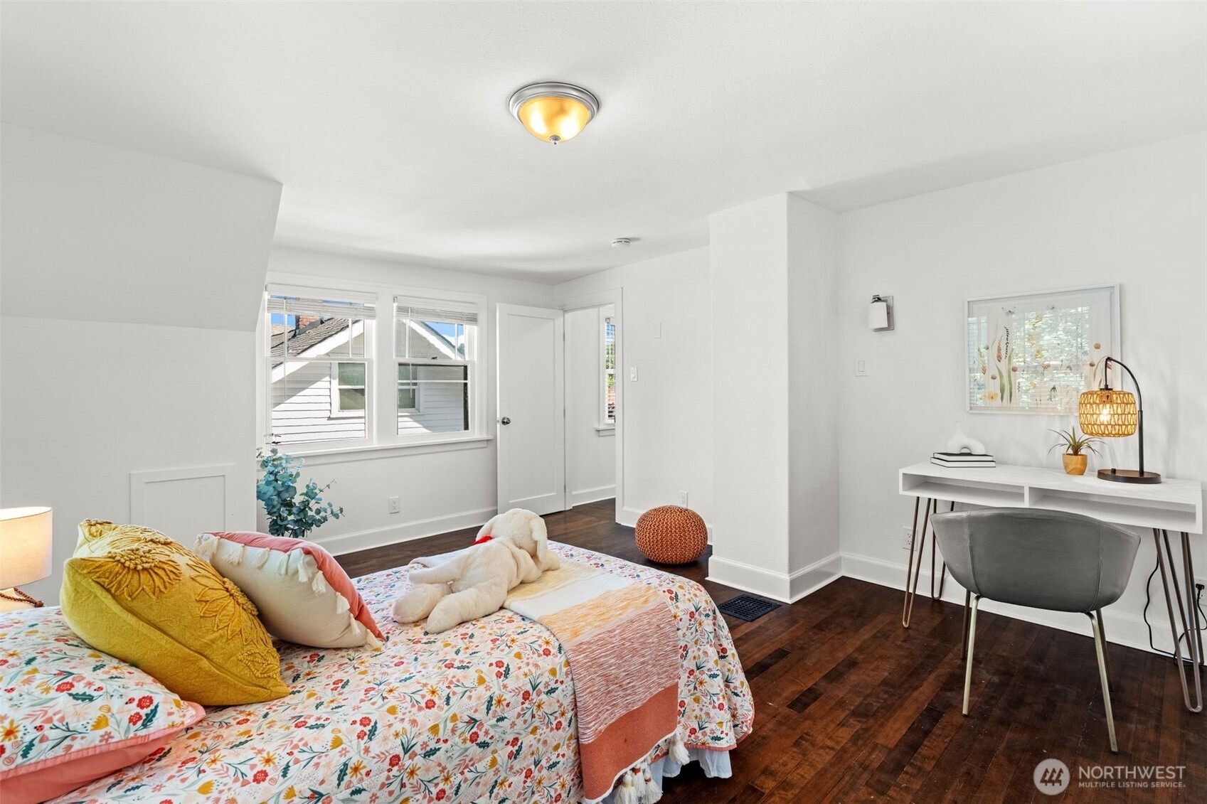 942 S Ridgewood Avenue , Tacoma, WA 98405