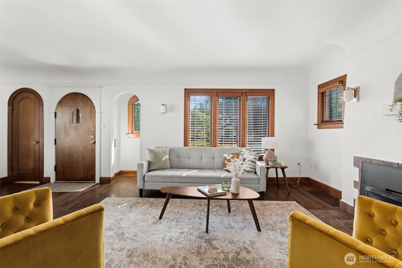 942 S Ridgewood Avenue , Tacoma, WA 98405