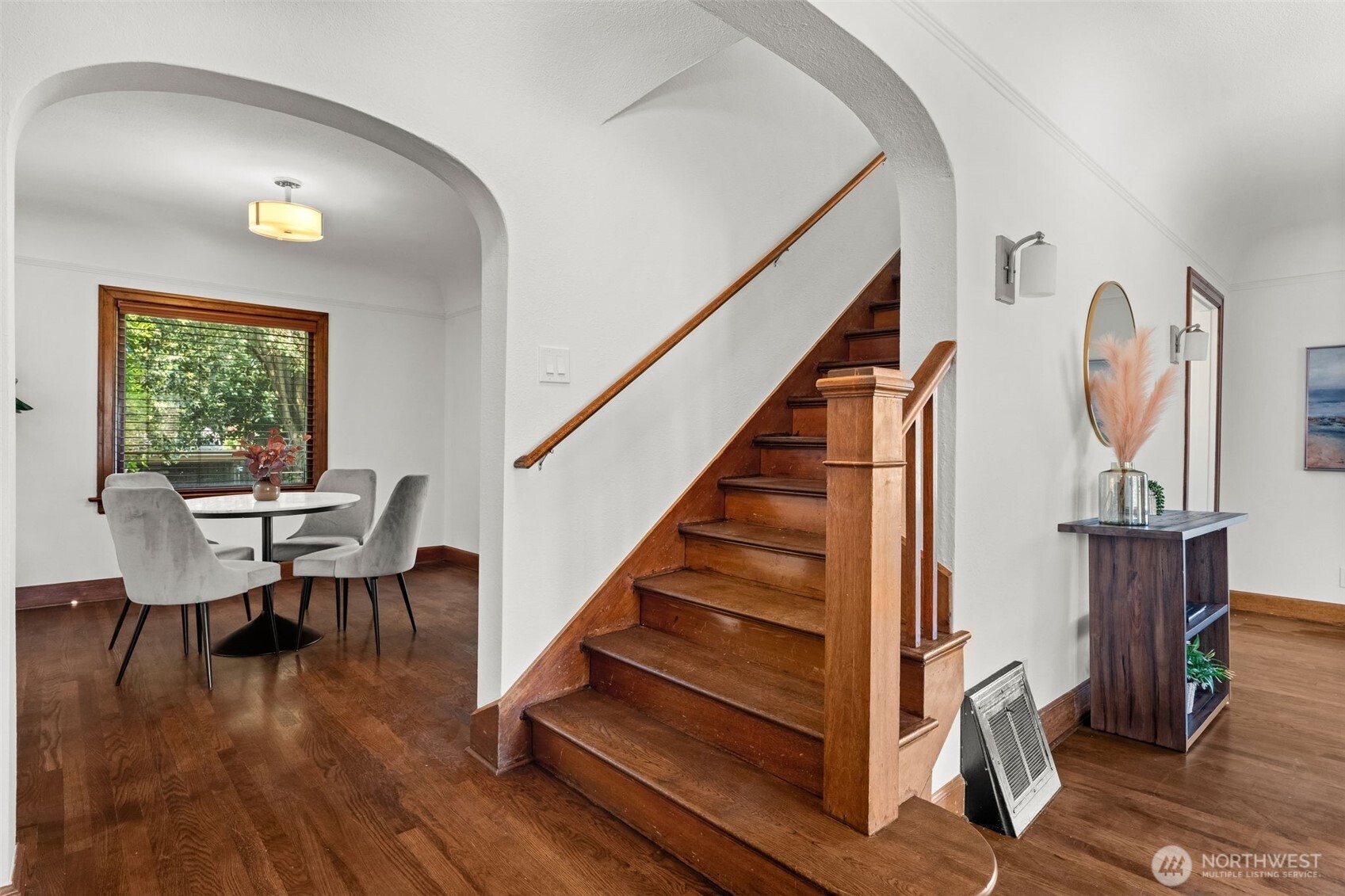 942 S Ridgewood Avenue , Tacoma, WA 98405
