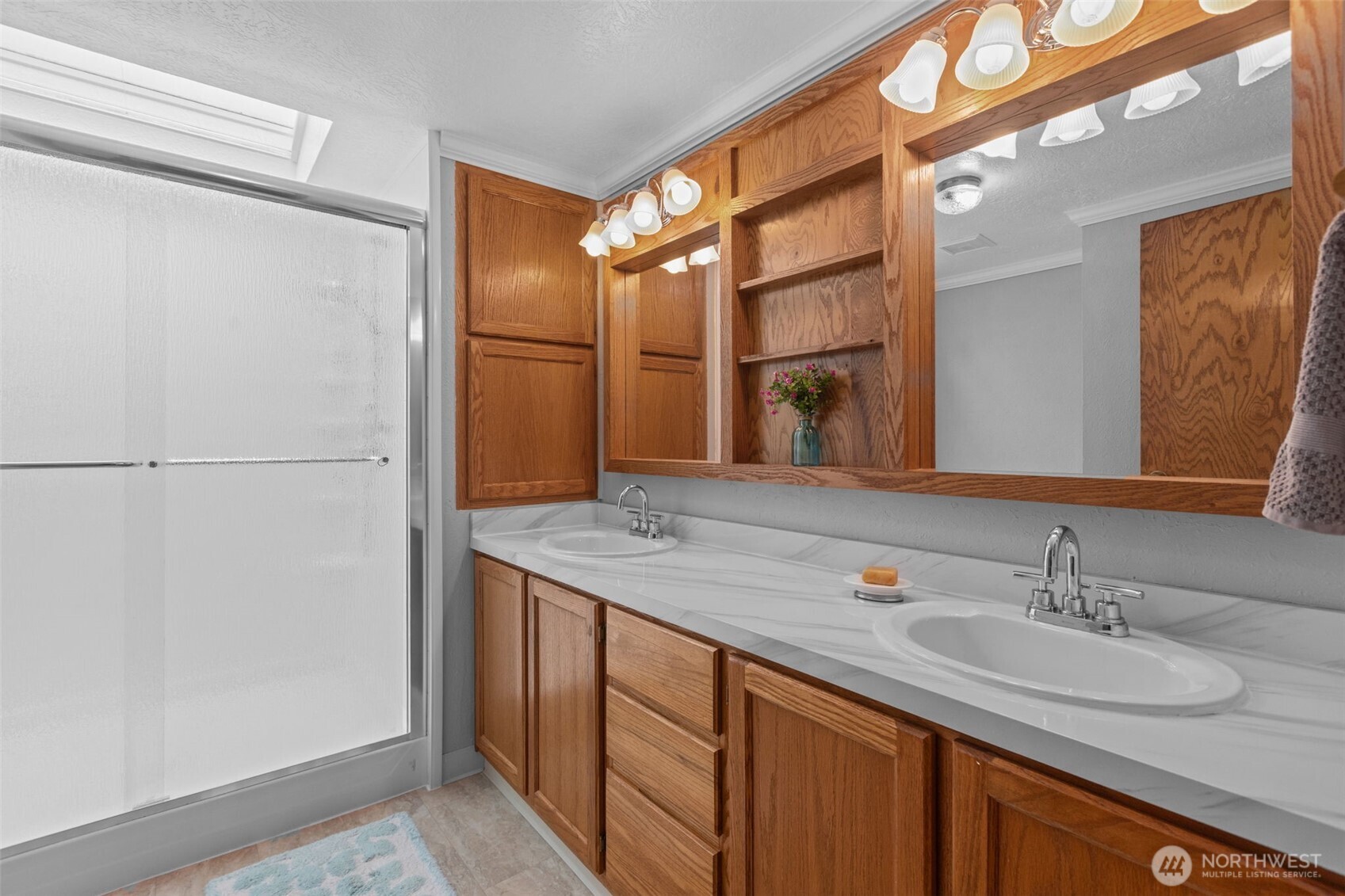 17373 Woodcrest Drive NE, Bothell, WA 98011