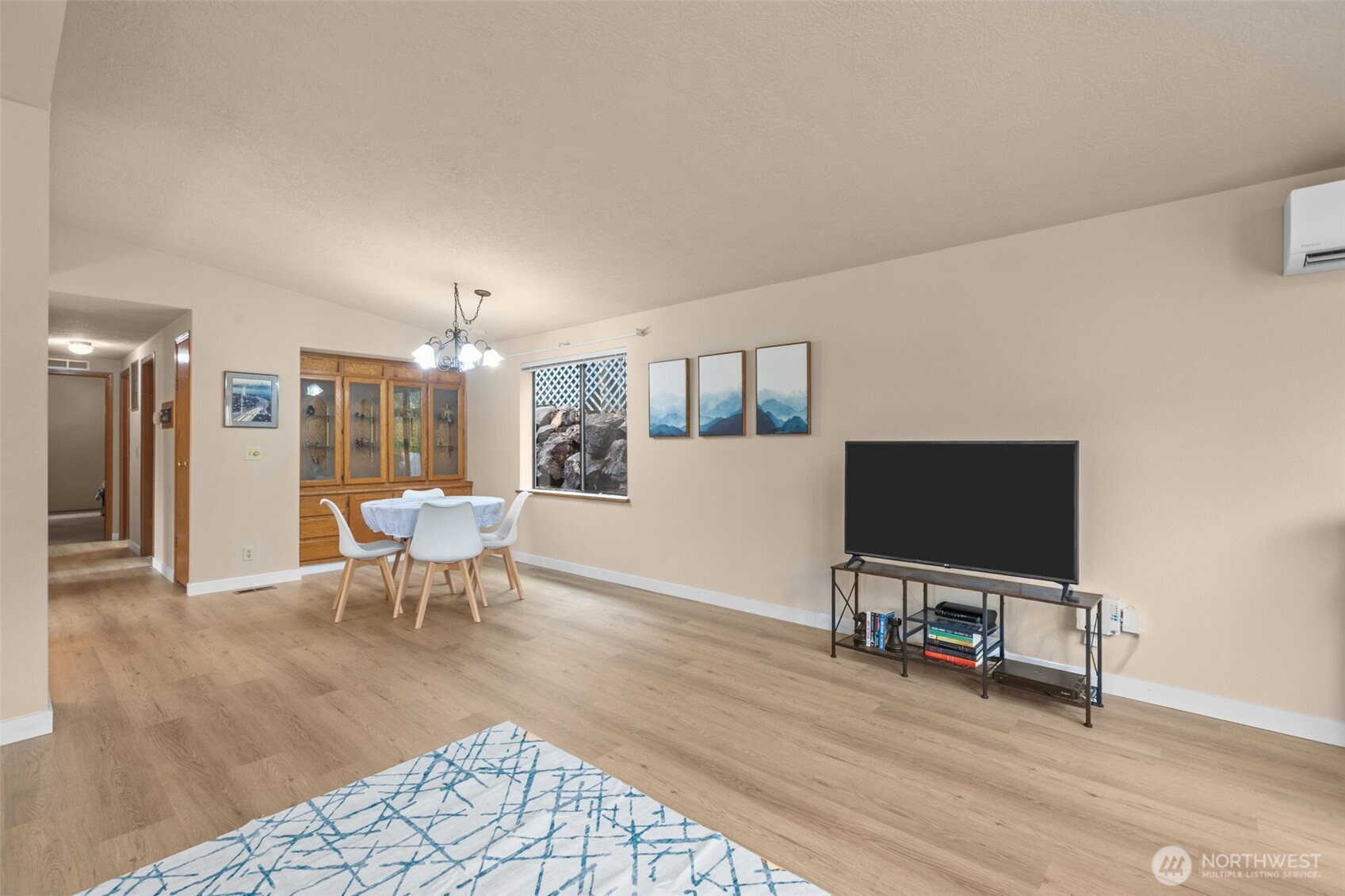 17373 Woodcrest Drive NE, Bothell, WA 98011