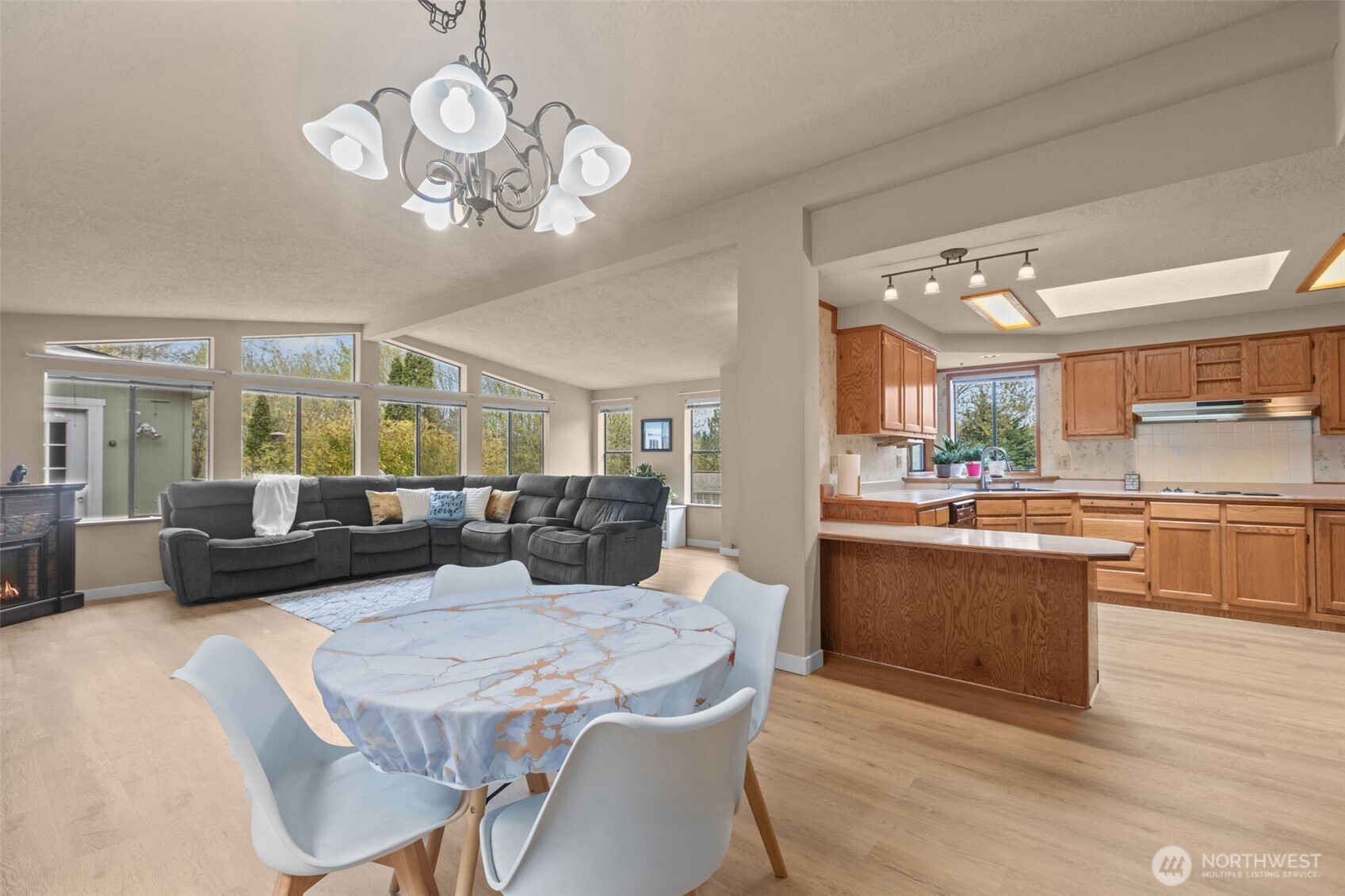 17373 Woodcrest Drive NE, Bothell, WA 98011