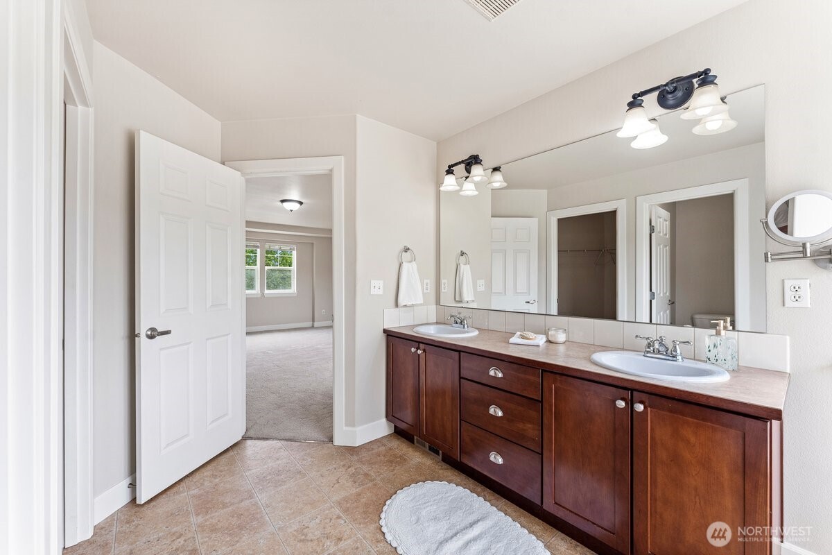 209 Burr Street NE, Orting, WA 98360-7468