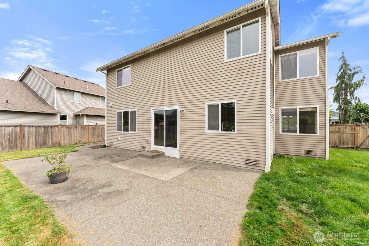 209 Burr Street NE, Orting, WA 98360-7468