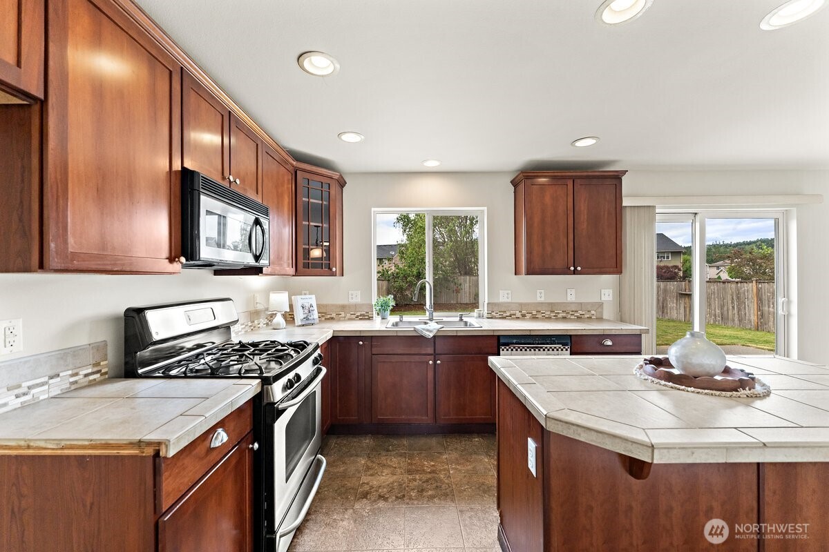 209 Burr Street NE, Orting, WA 98360-7468