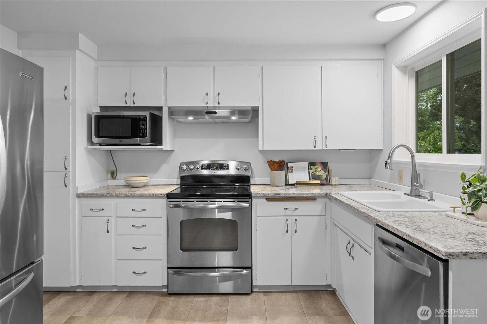317 145th Avenue NE, Bellevue, WA 98007