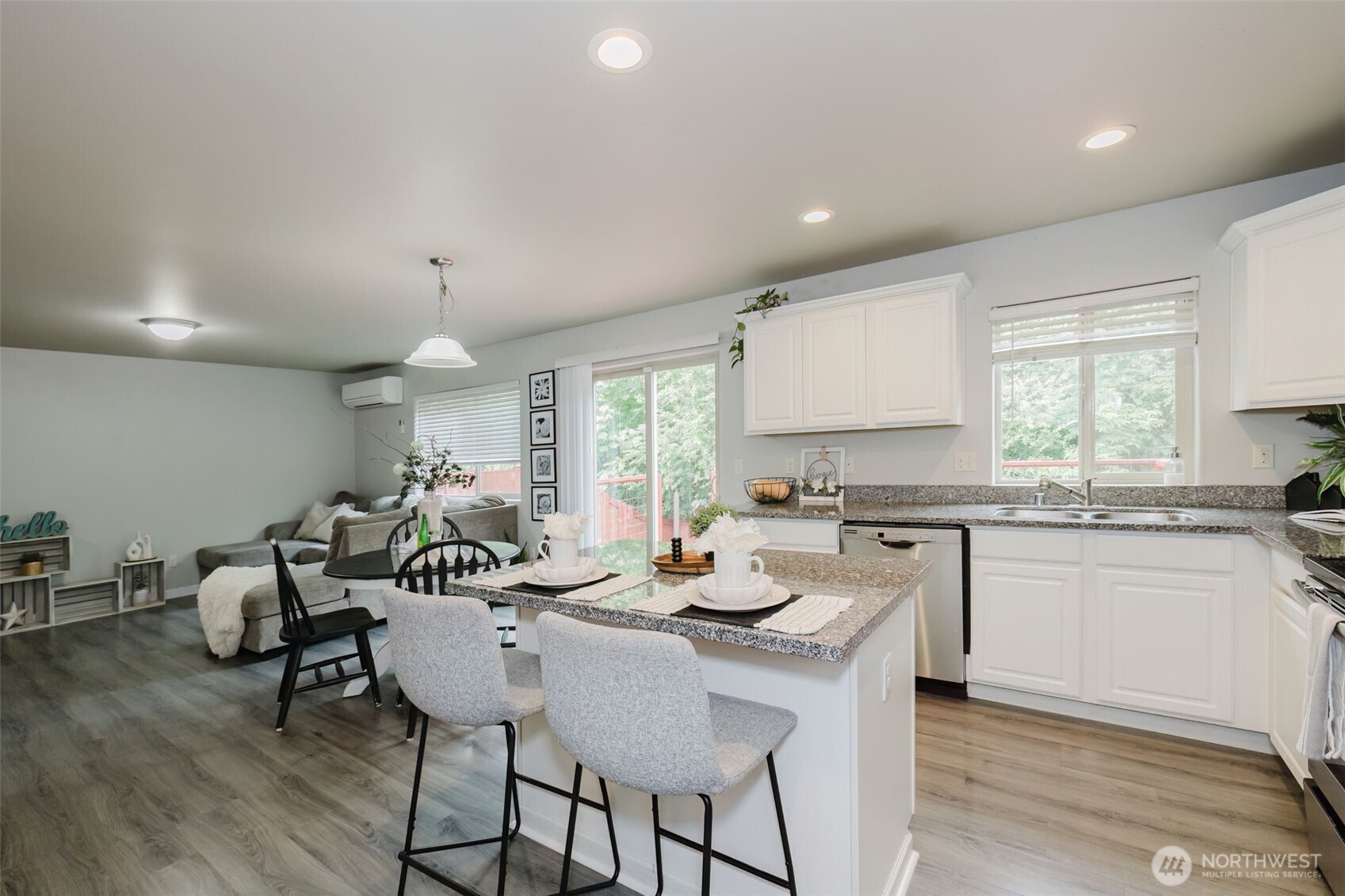 675 SE Olga Circle , Port Orchard, WA 98366