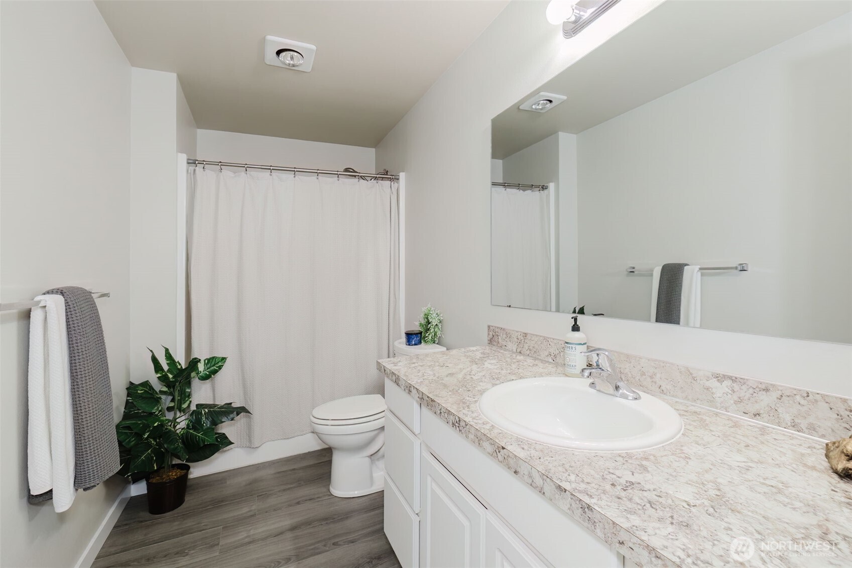 675 SE Olga Circle , Port Orchard, WA 98366