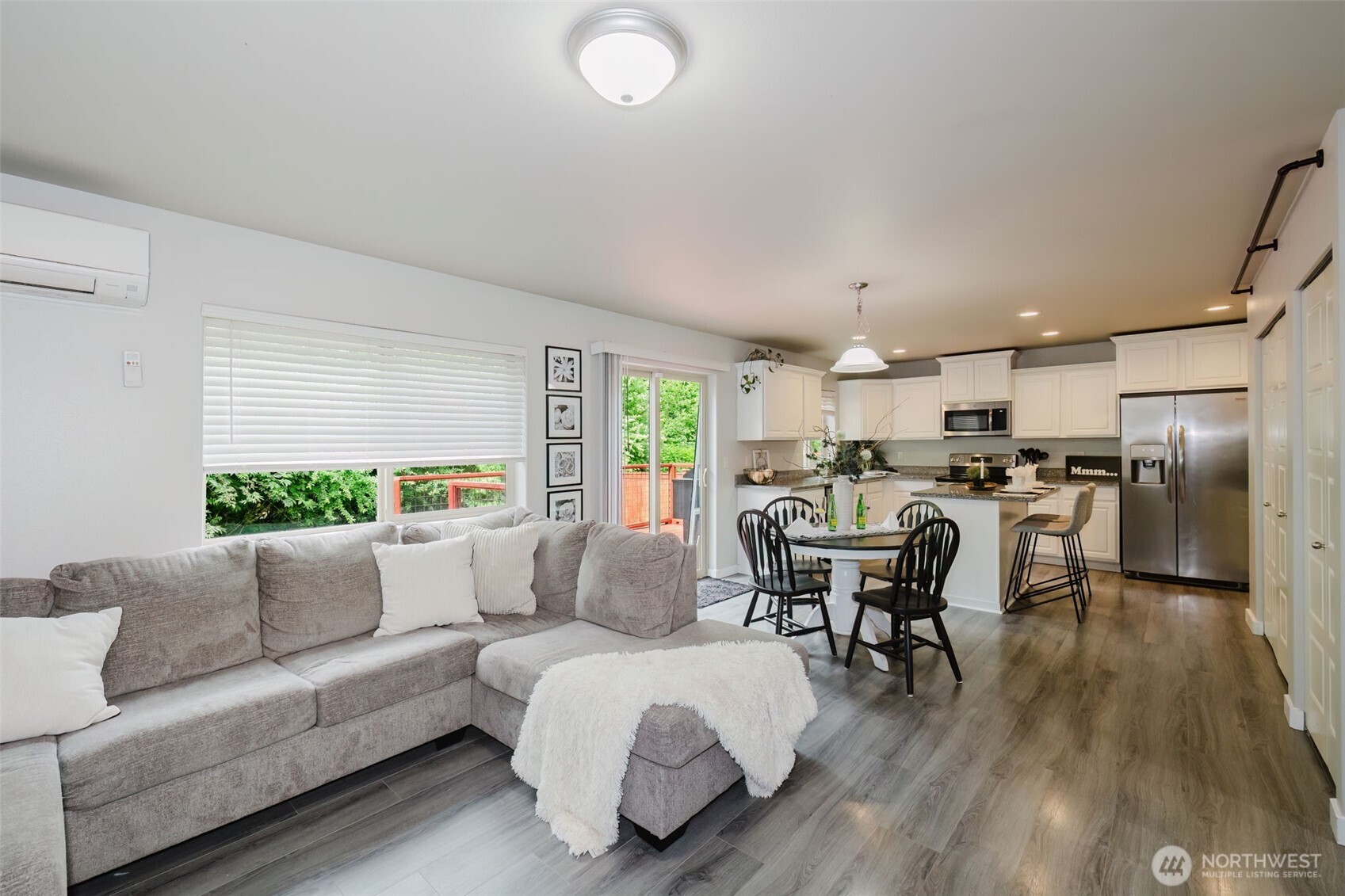 675 SE Olga Circle , Port Orchard, WA 98366