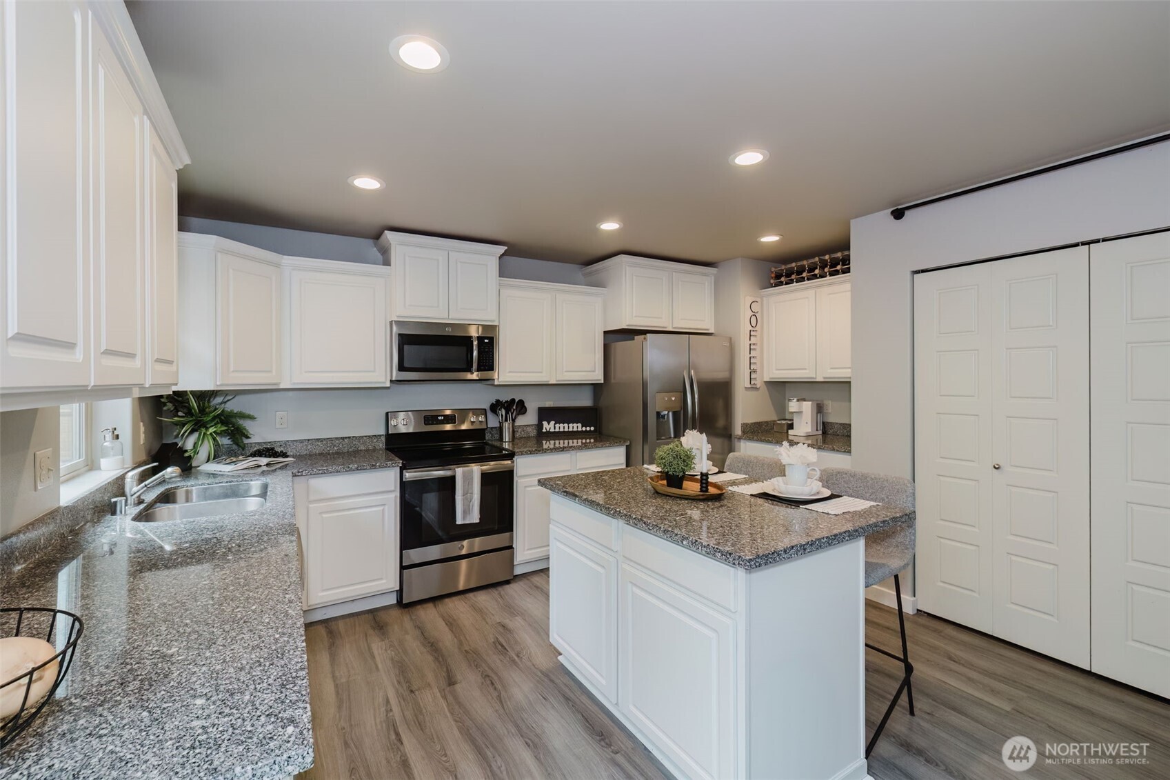 675 SE Olga Circle , Port Orchard, WA 98366