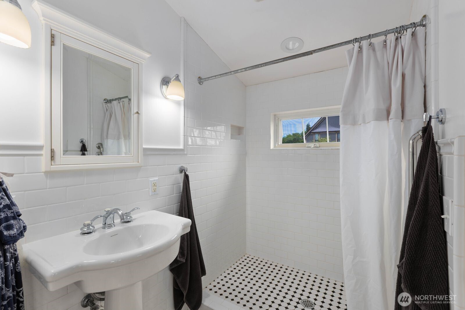 1720 Knox Avenue , Bellingham, WA 98225