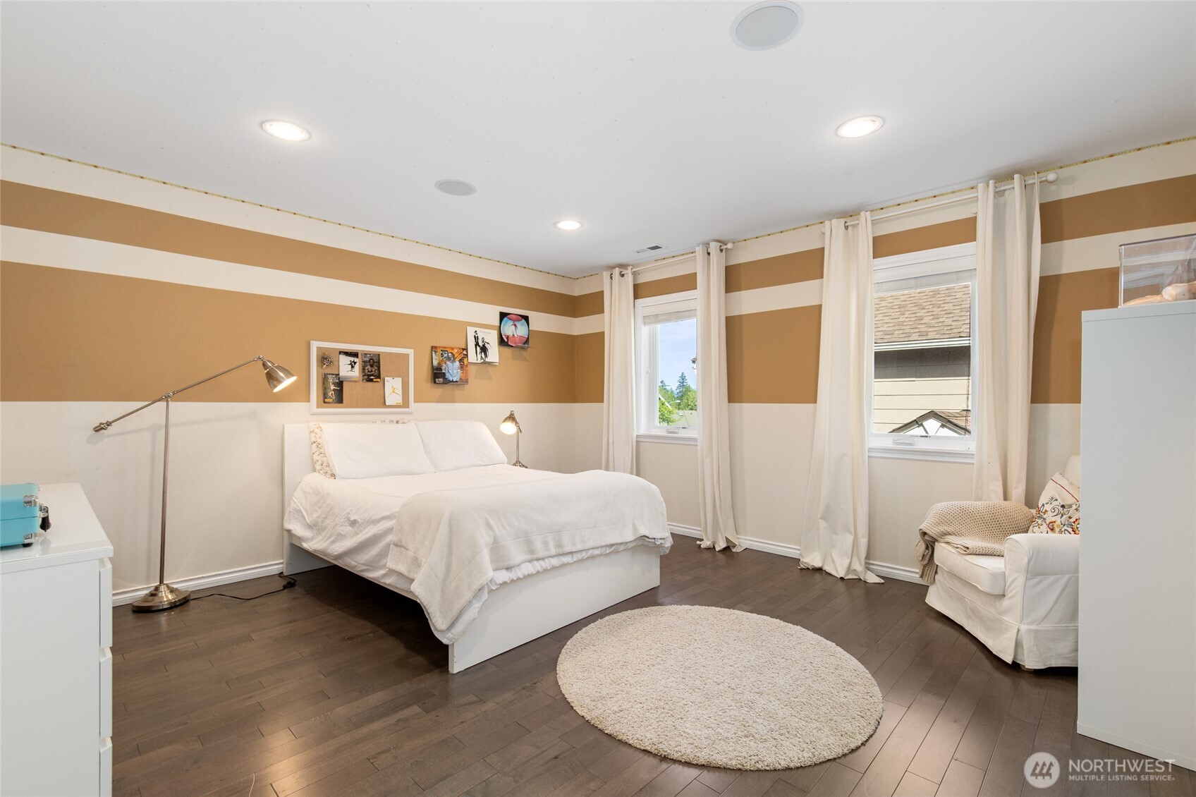 21435 SE 2nd Street , Sammamish, WA 98074