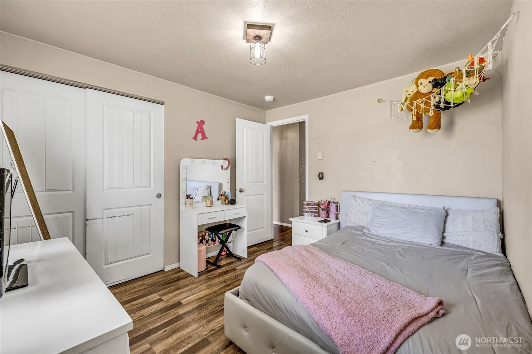10313 School Land Road SW, Rochester, WA 98579