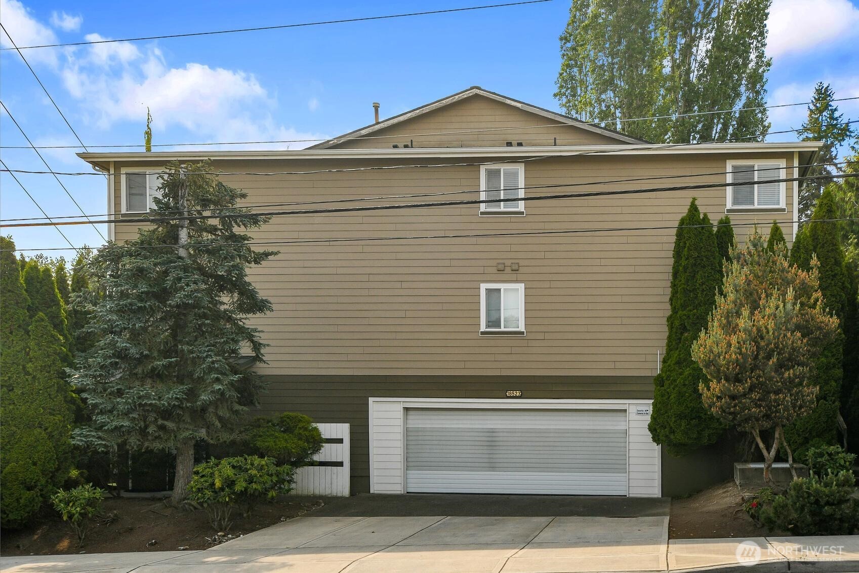 18523 68th Avenue NE #204, Kenmore, WA 98028