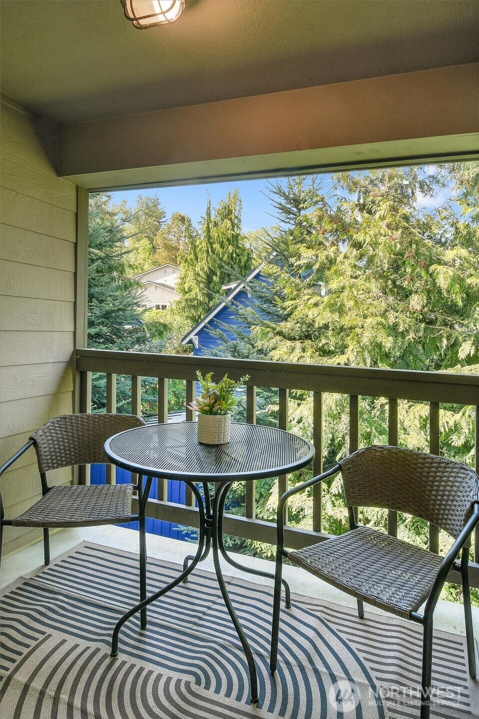 18523 68th Avenue NE #204, Kenmore, WA 98028