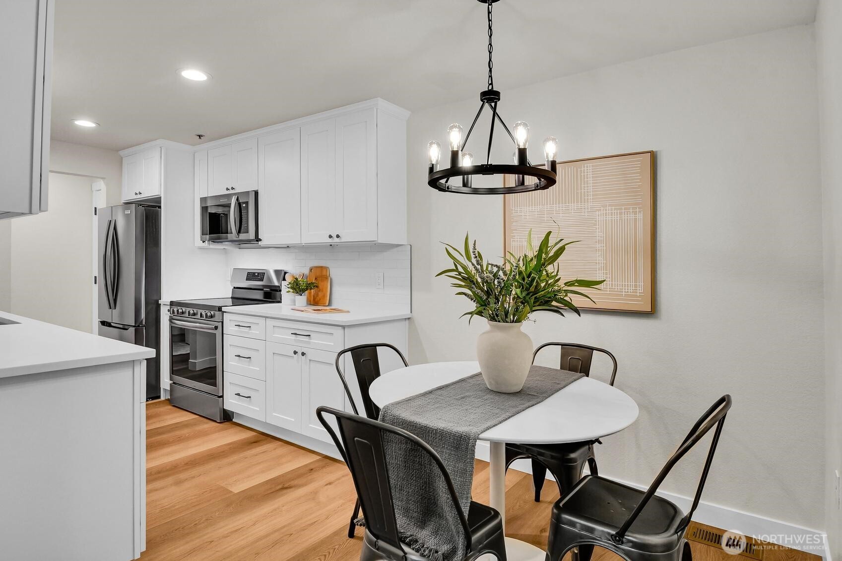 18523 68th Avenue NE #204, Kenmore, WA 98028