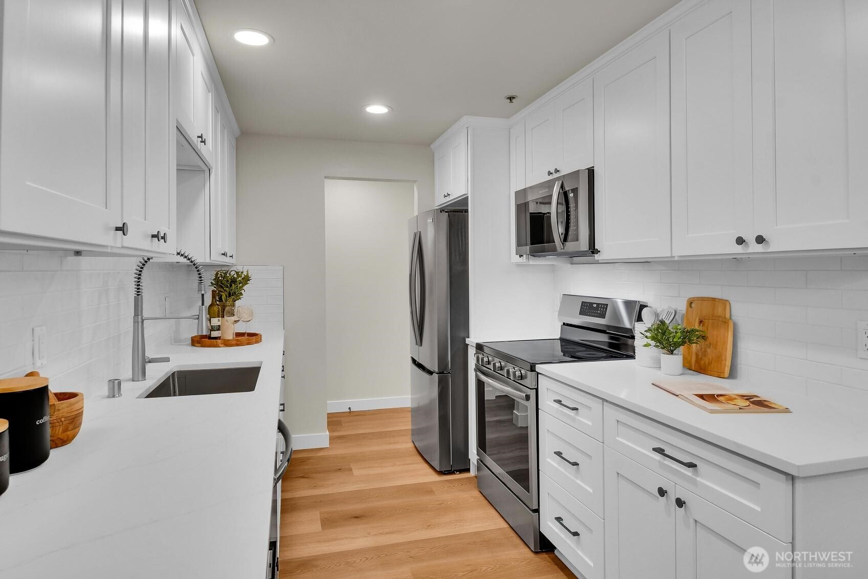18523 68th Avenue NE #204, Kenmore, WA 98028