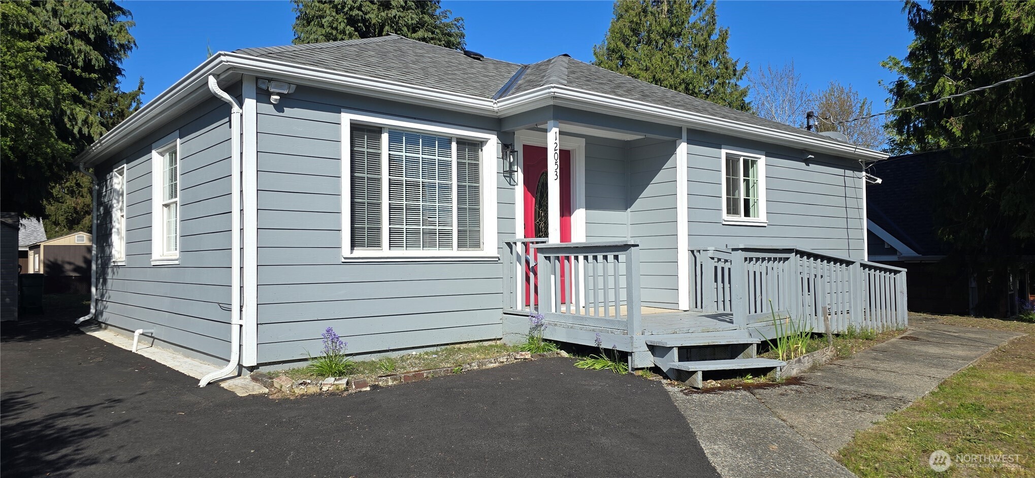 12053 70 th Avenue S, Seattle, WA 98178