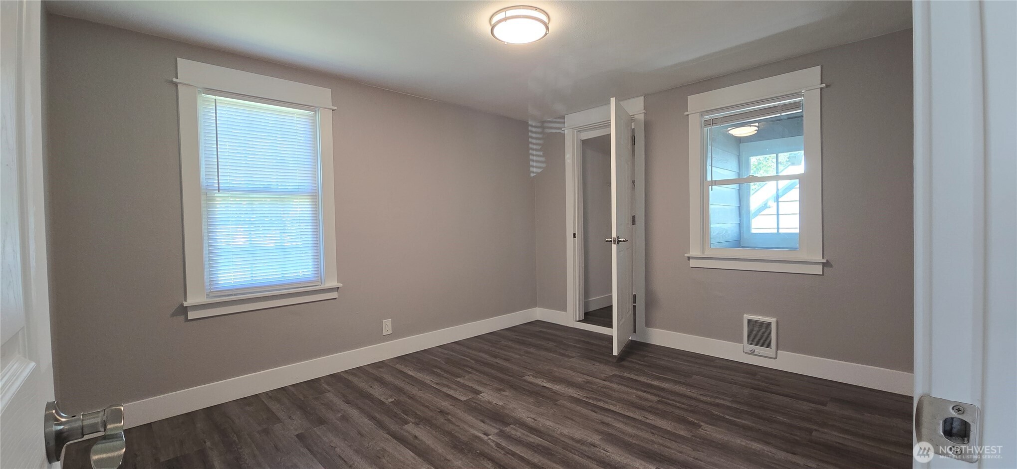 12053 70 th Avenue S, Seattle, WA 98178