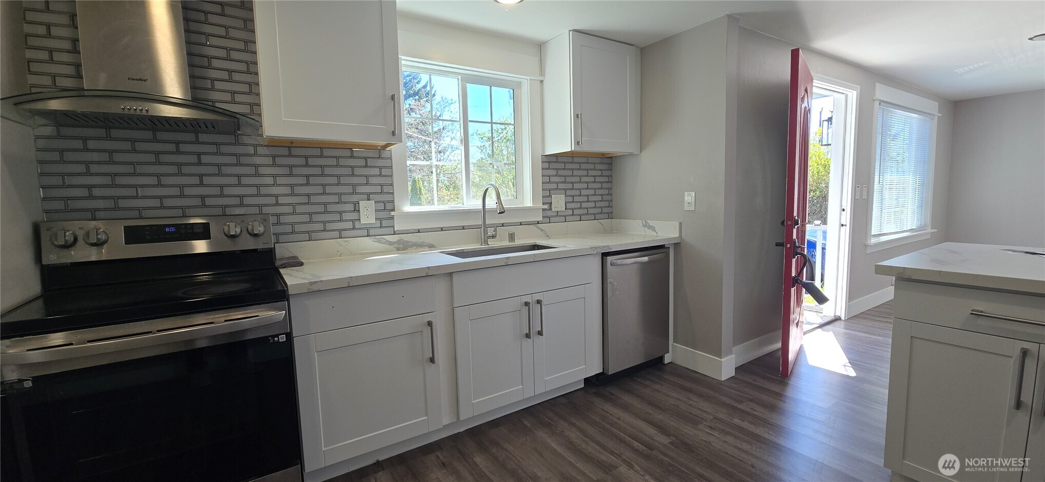 12053 70 th Avenue S, Seattle, WA 98178