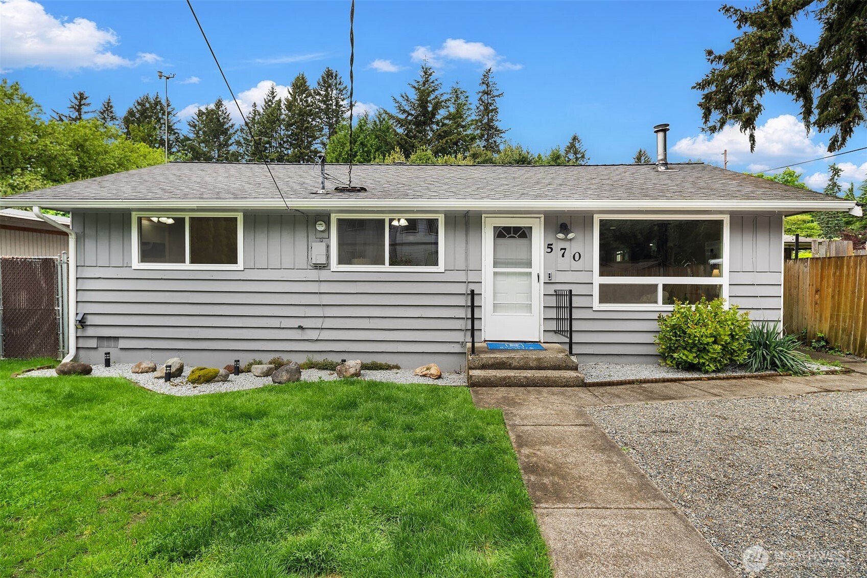 570 SE Andrews Street , Issaquah, WA 98027