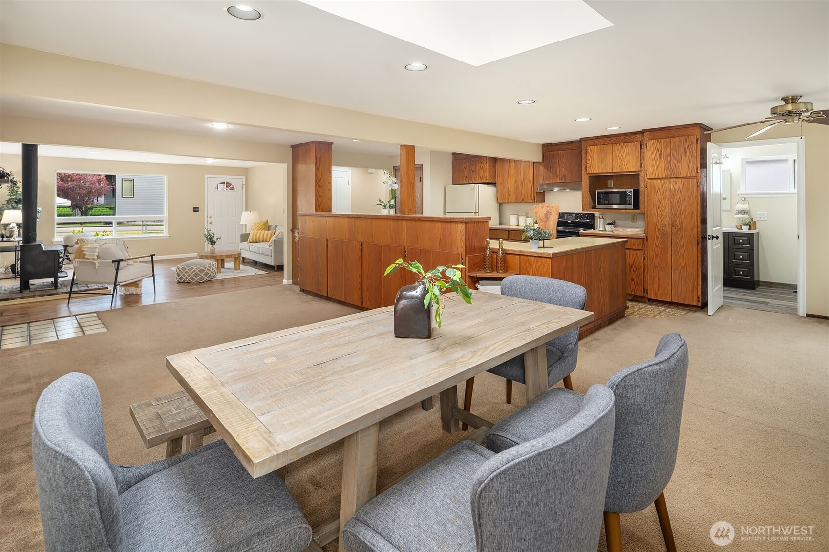 570 SE Andrews Street , Issaquah, WA 98027