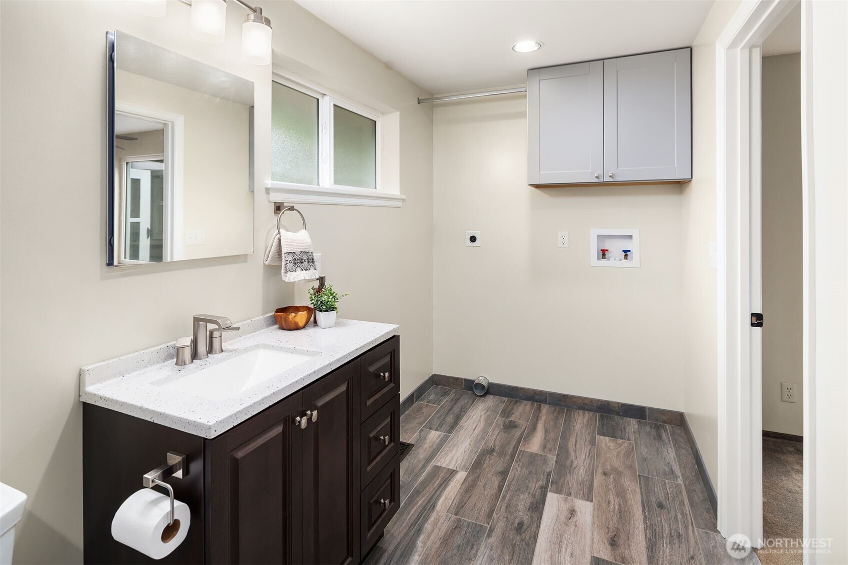 570 SE Andrews Street , Issaquah, WA 98027