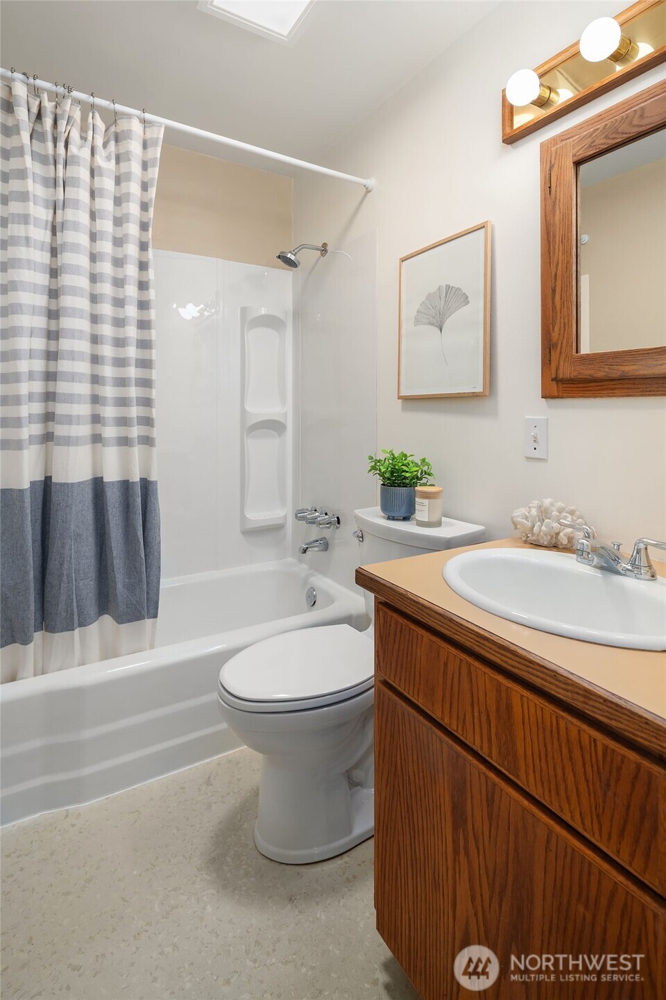 570 SE Andrews Street , Issaquah, WA 98027