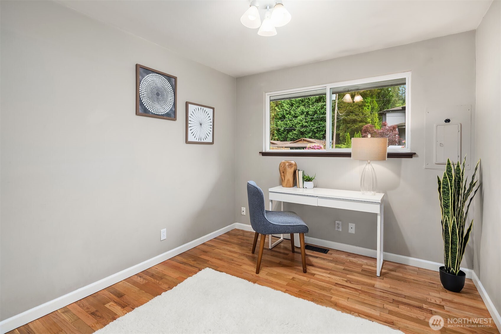 570 SE Andrews Street , Issaquah, WA 98027