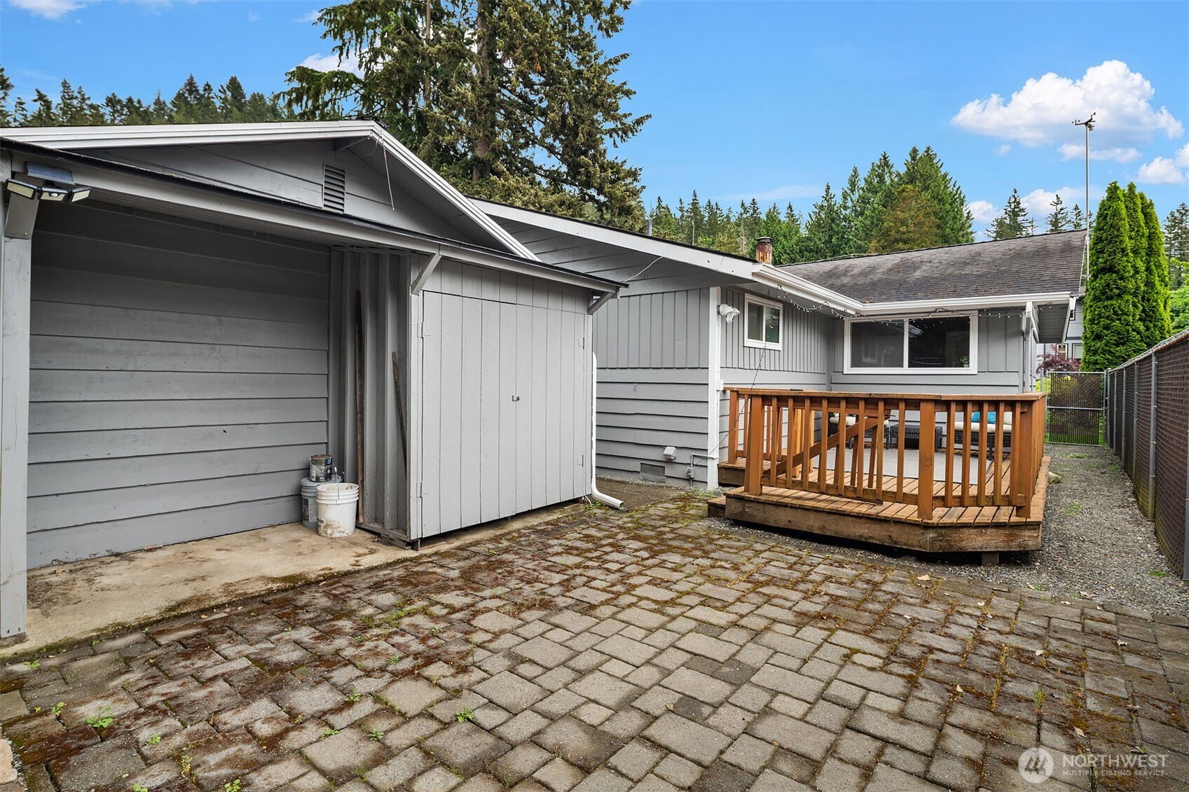570 SE Andrews Street , Issaquah, WA 98027