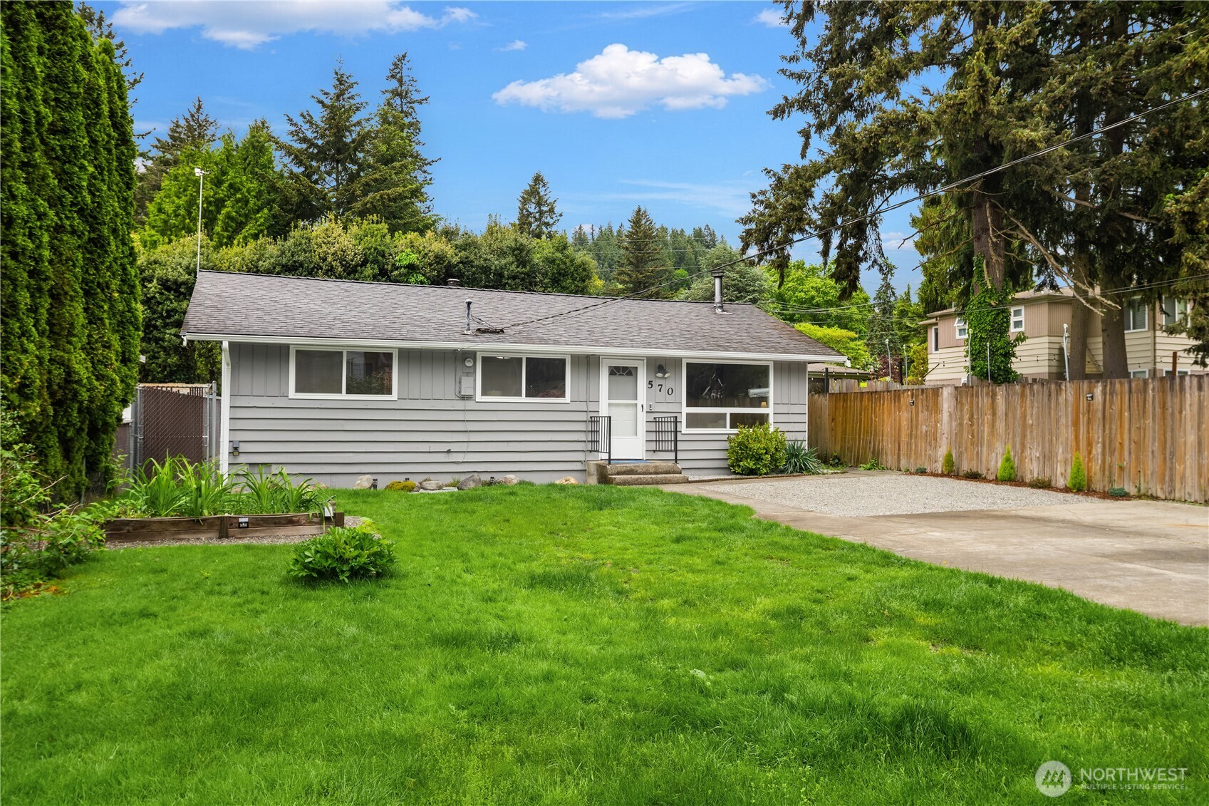 570 SE Andrews Street , Issaquah, WA 98027