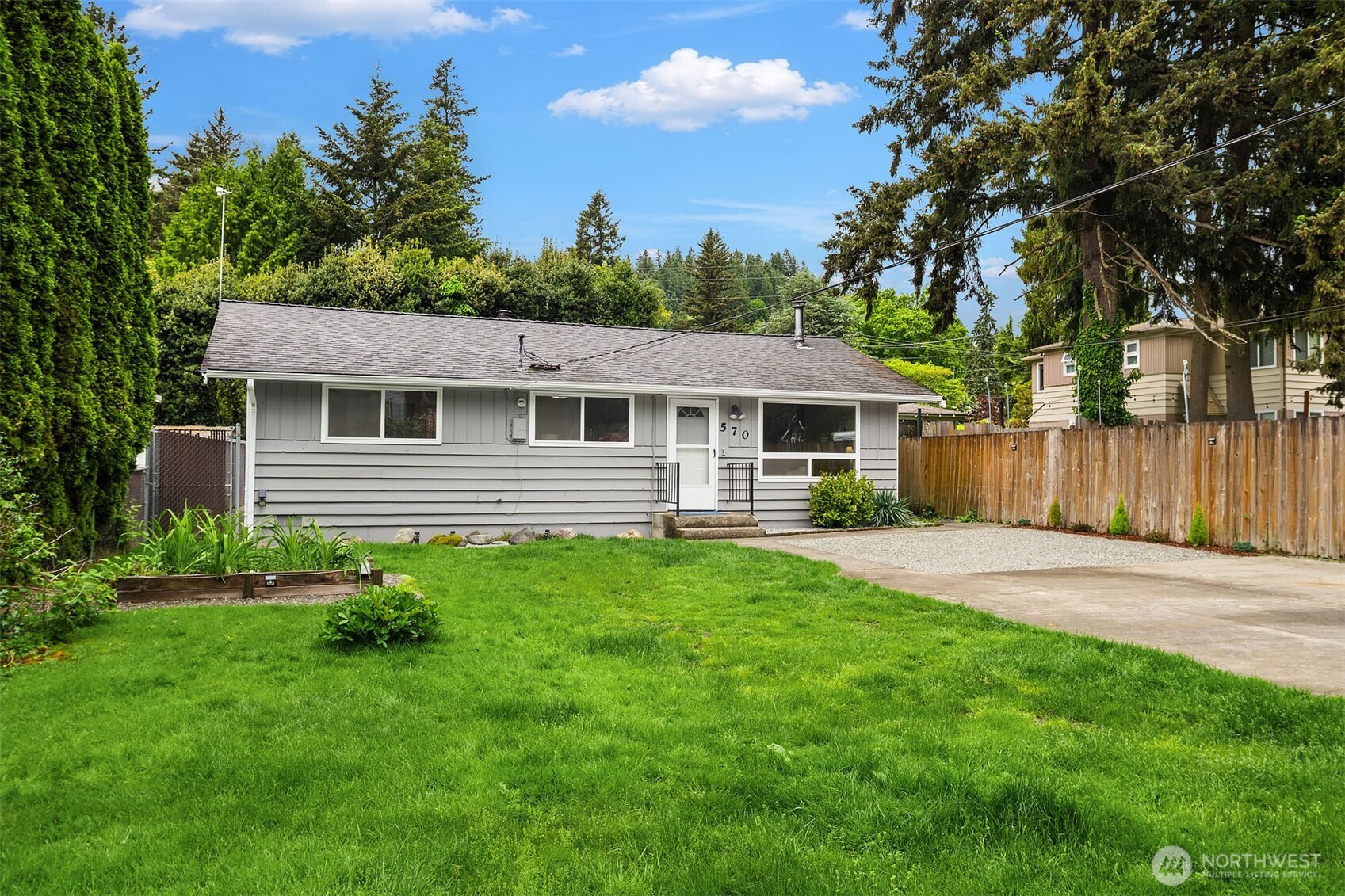 570 SE Andrews Street , Issaquah, WA 98027