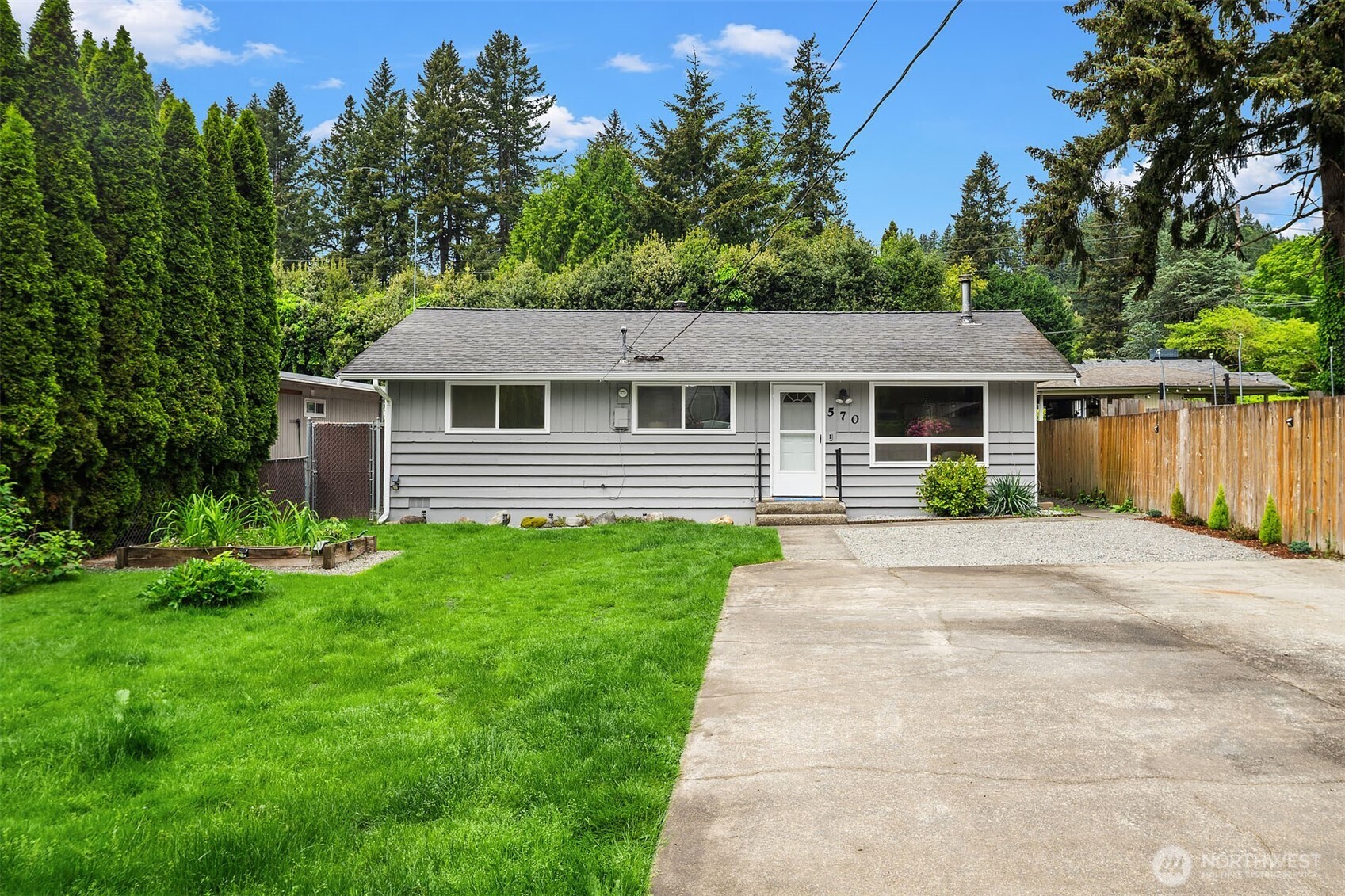 570 SE Andrews Street , Issaquah, WA 98027