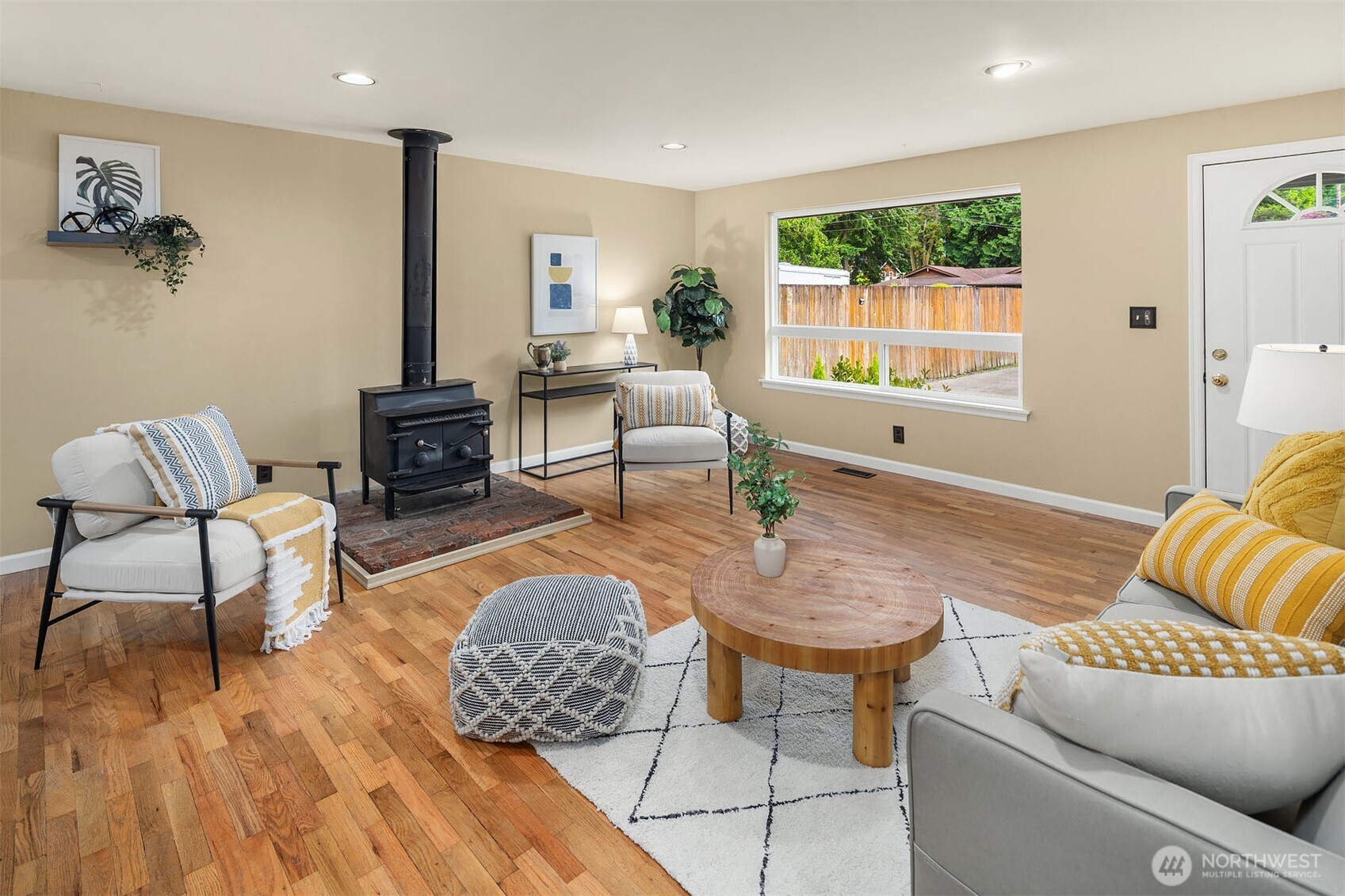 570 SE Andrews Street , Issaquah, WA 98027